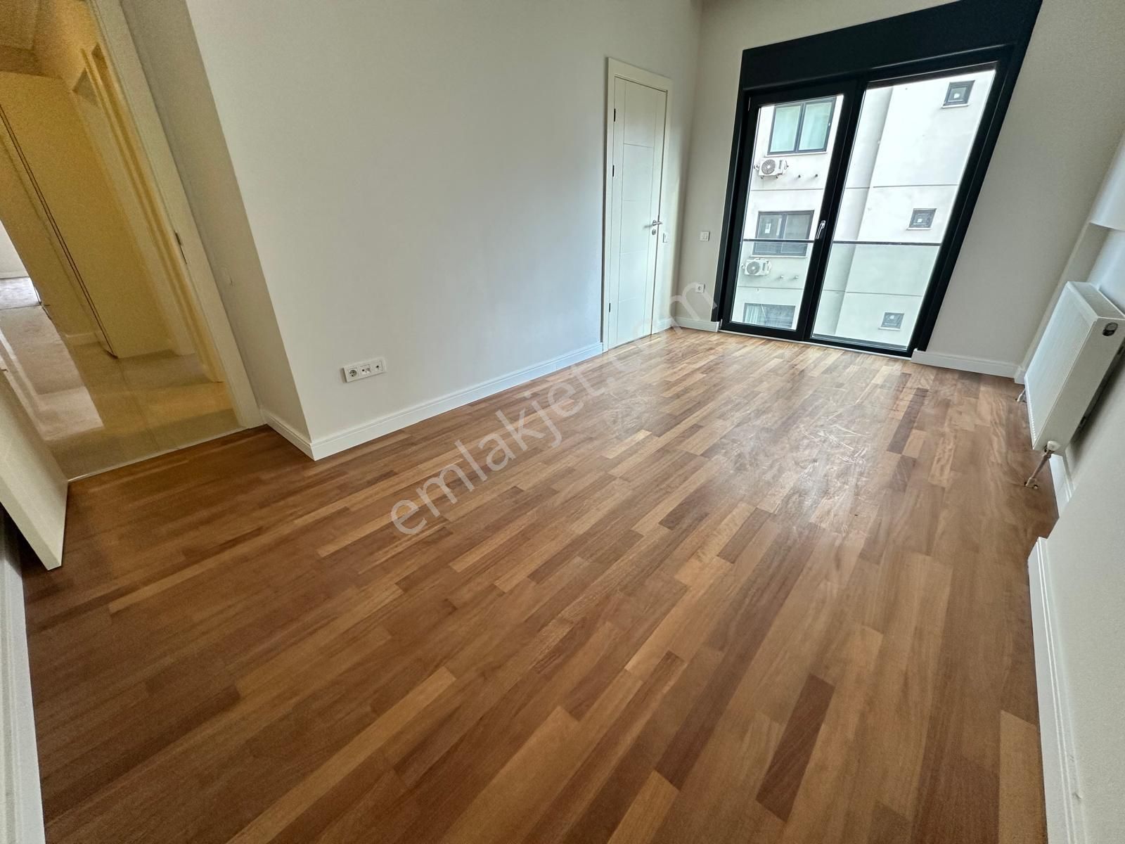 Suadiye Çolakismailde Bağdat Caddesine Çok Yakın Ebeveynli - Görsel 2