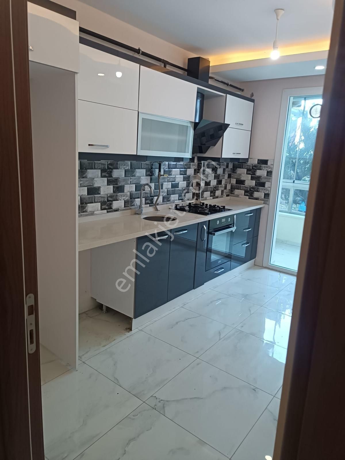 Newcıty Emlaktan Havuzlu, Güvenlikli Sitede Kiralık 2+1 Daire - Görsel 2