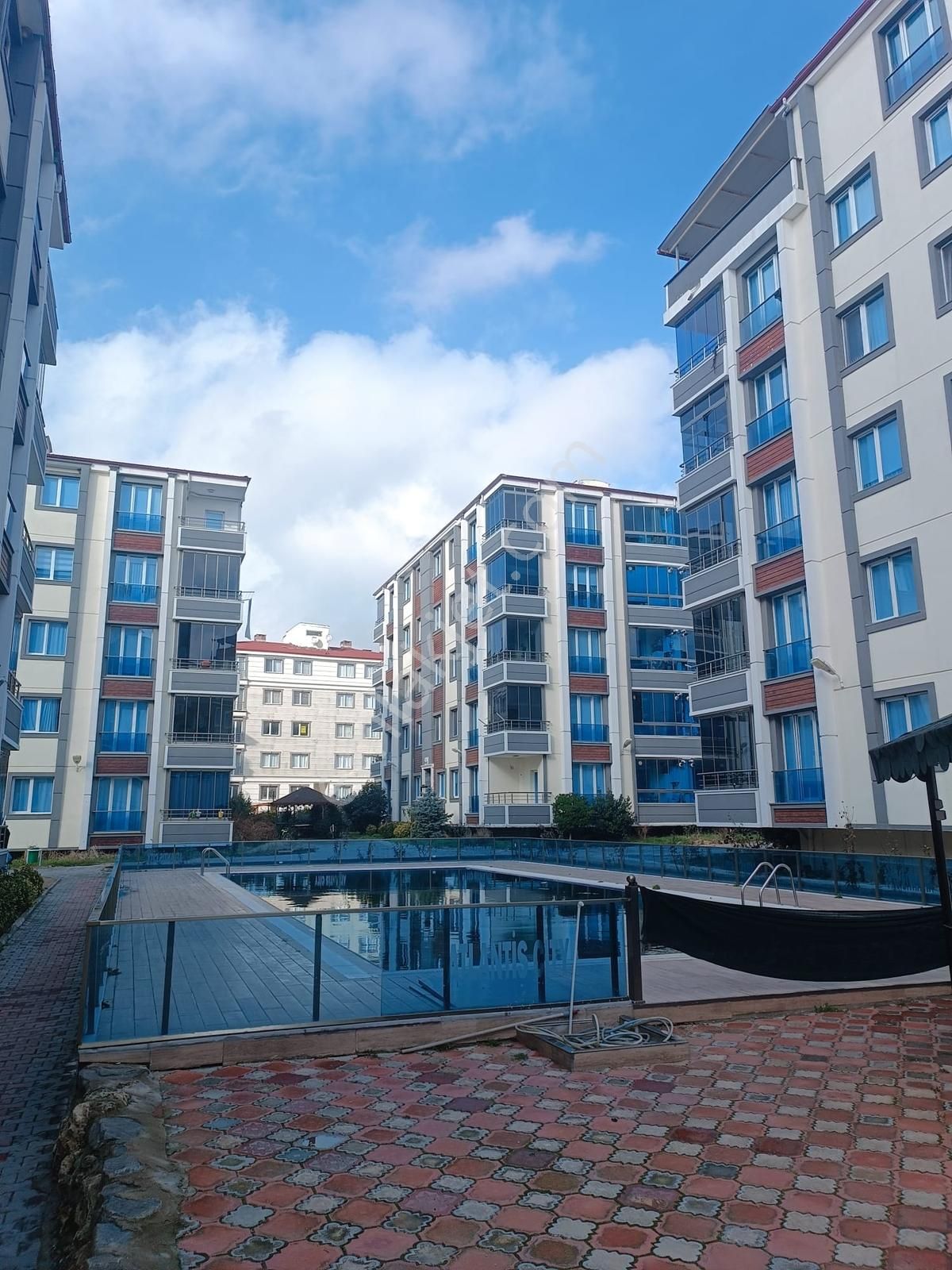 Newcıty Emlaktan Havuzlu, Güvenlikli Sitede Kiralık 2+1 Daire