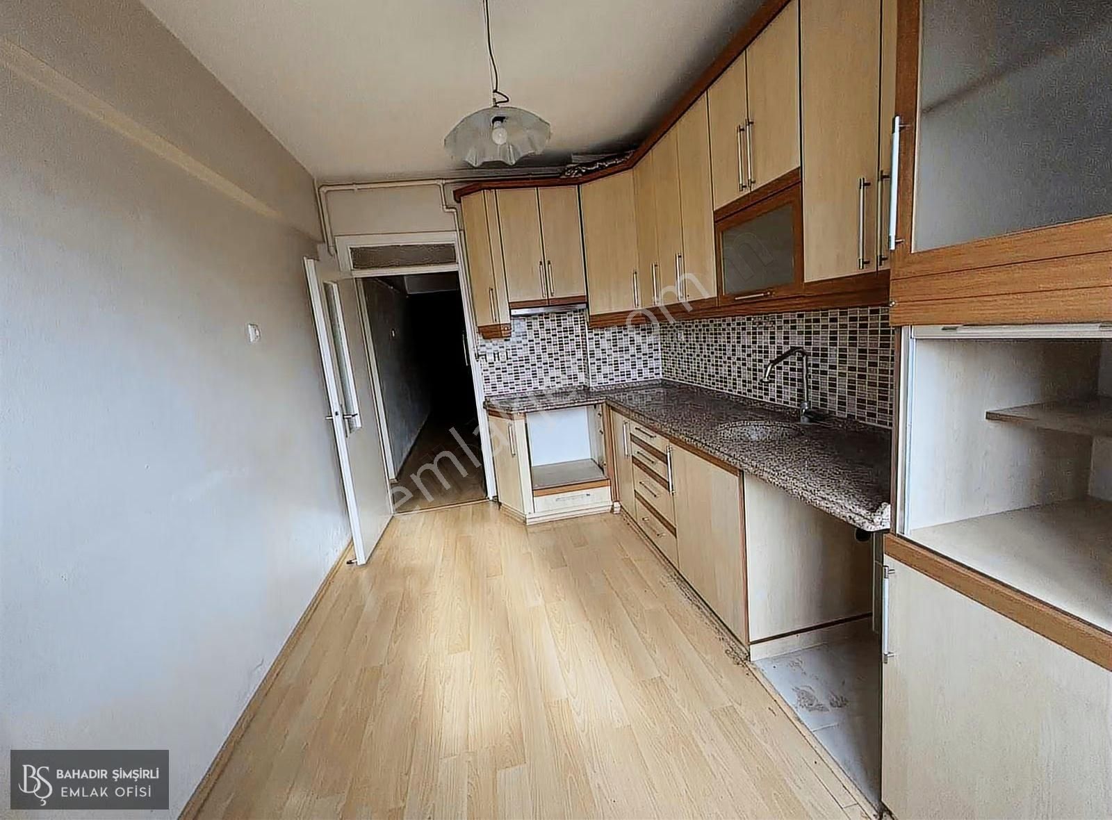 B.ş.den Pazar Pazarı Yakını Cadde Üzeri Satılık 3+1 Daire - Görsel 9