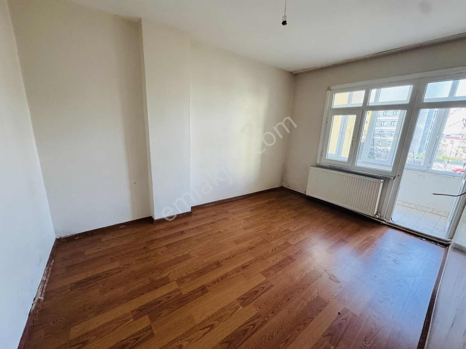 Mahmutbey'de Kiralık 2+1 90 M2 Kiralık Daire