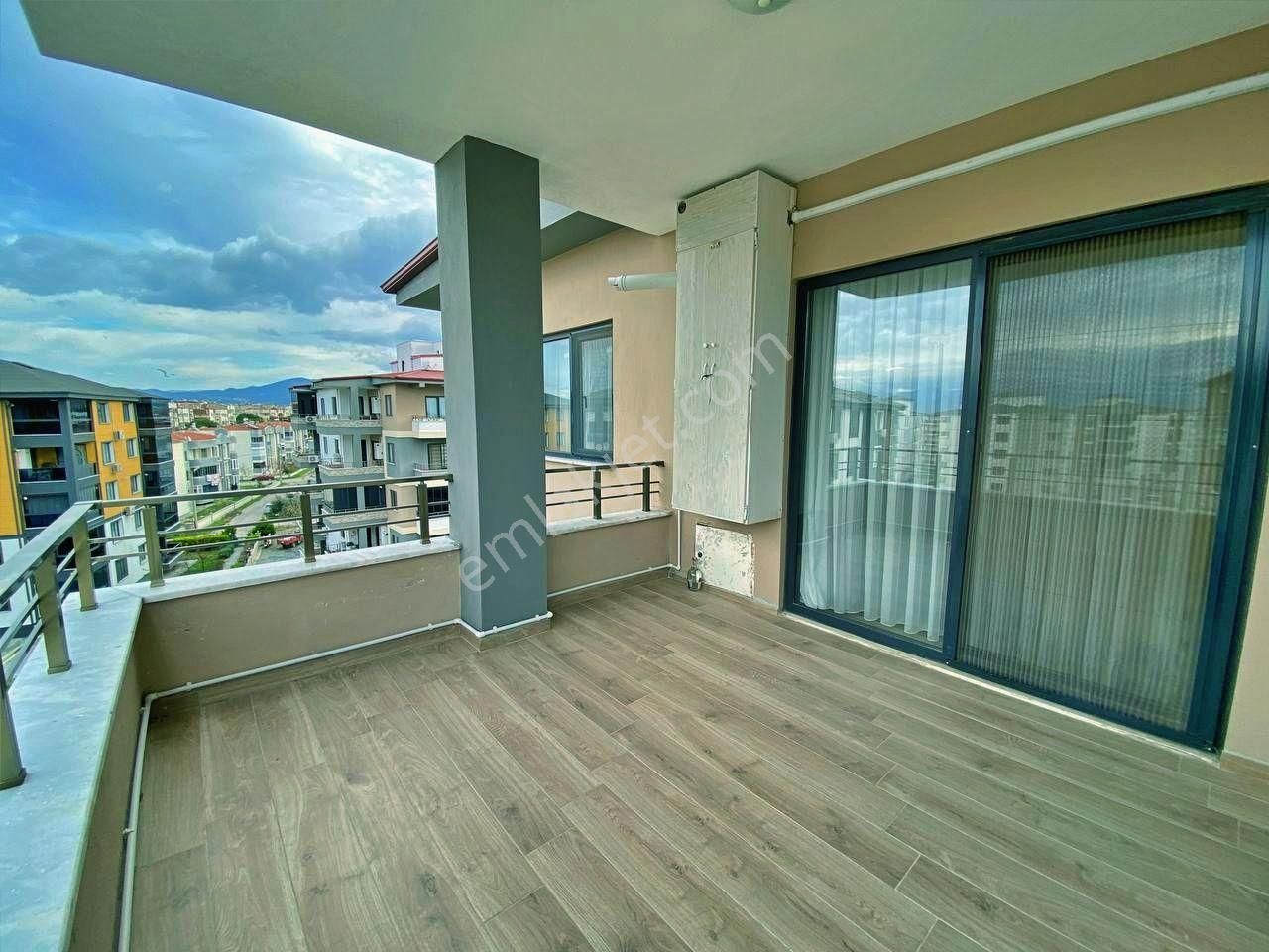 Uytundan Burhaniye Bahçelievler'de Asansörlü Eşyalı Kiralık 2+1