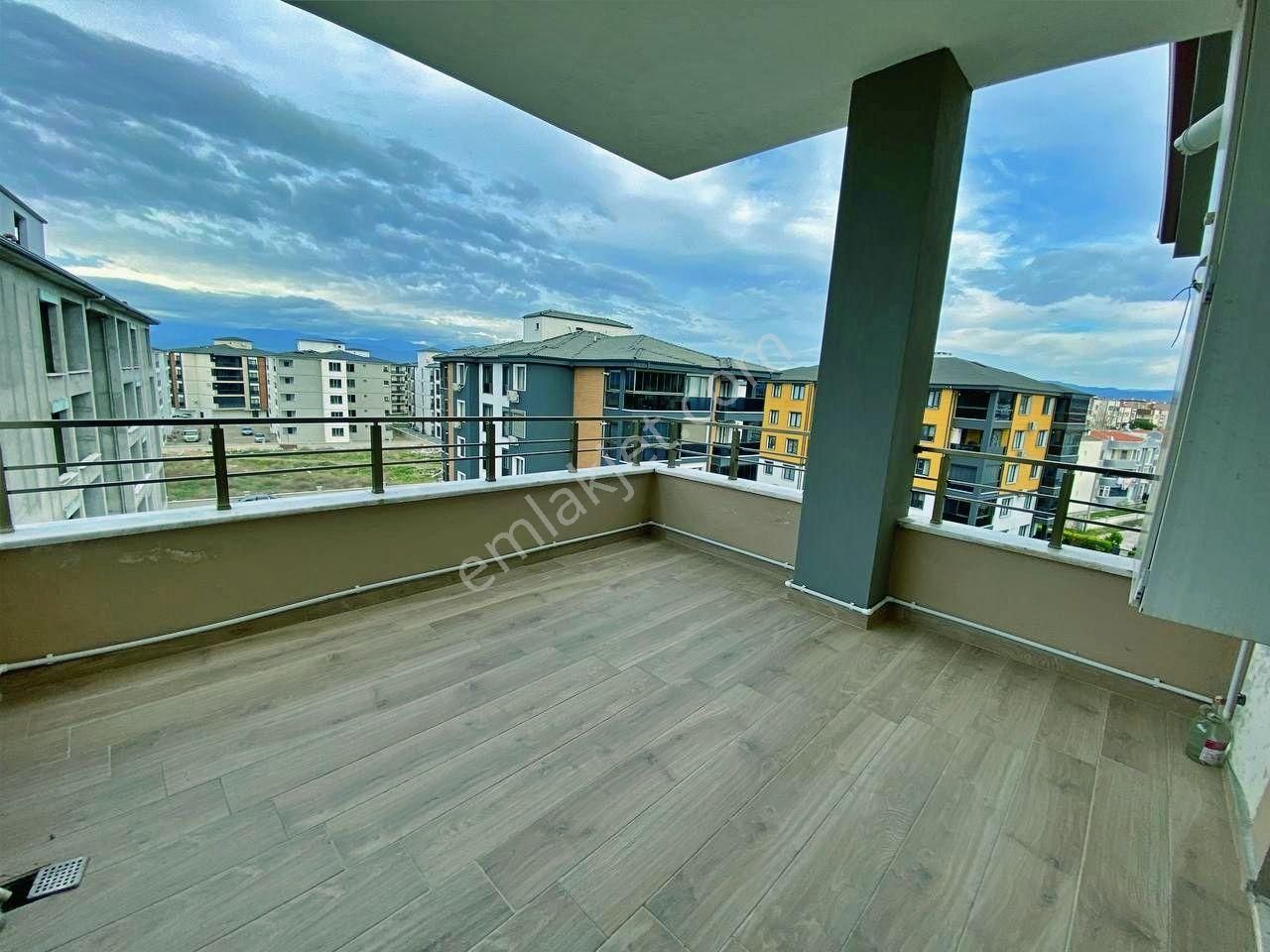 Uytundan Burhaniye Bahçelievler'de Asansörlü Eşyalı Kiralık 2+1 - Görsel 25