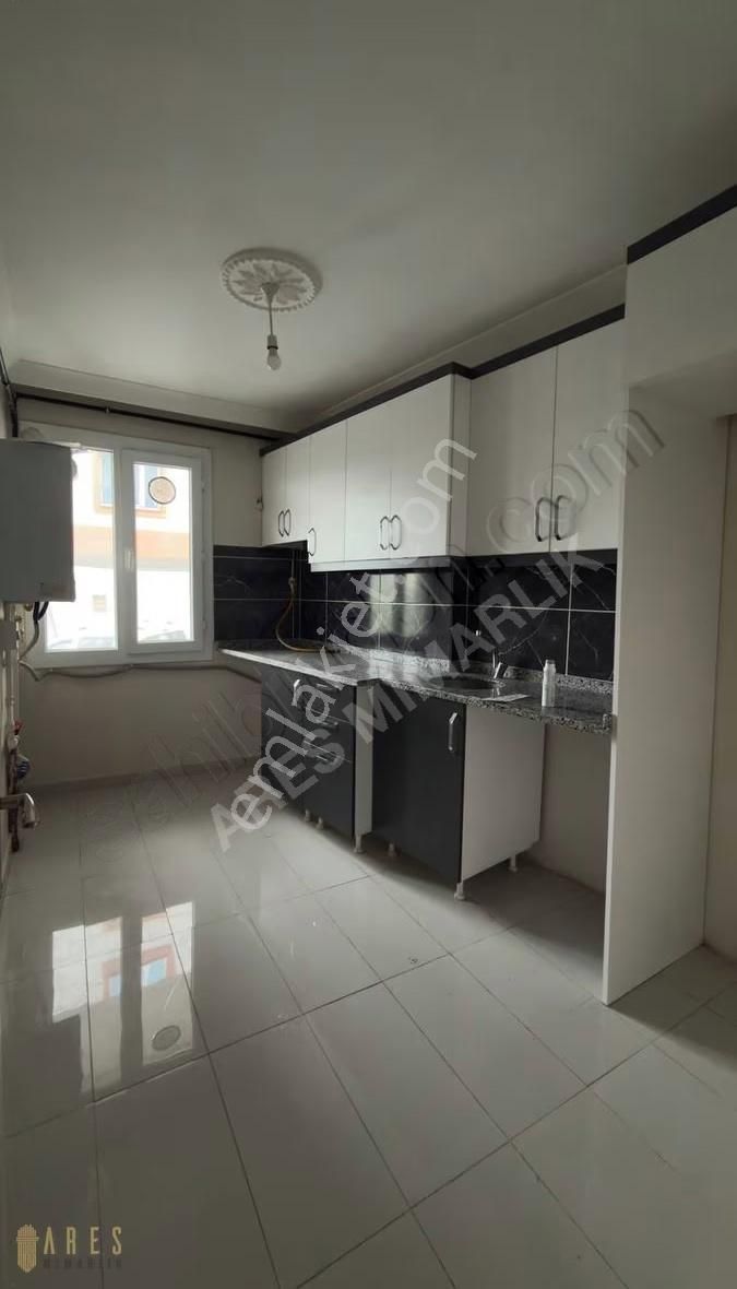 Ares'den 2+1 Kiralık Yüksek Giriş