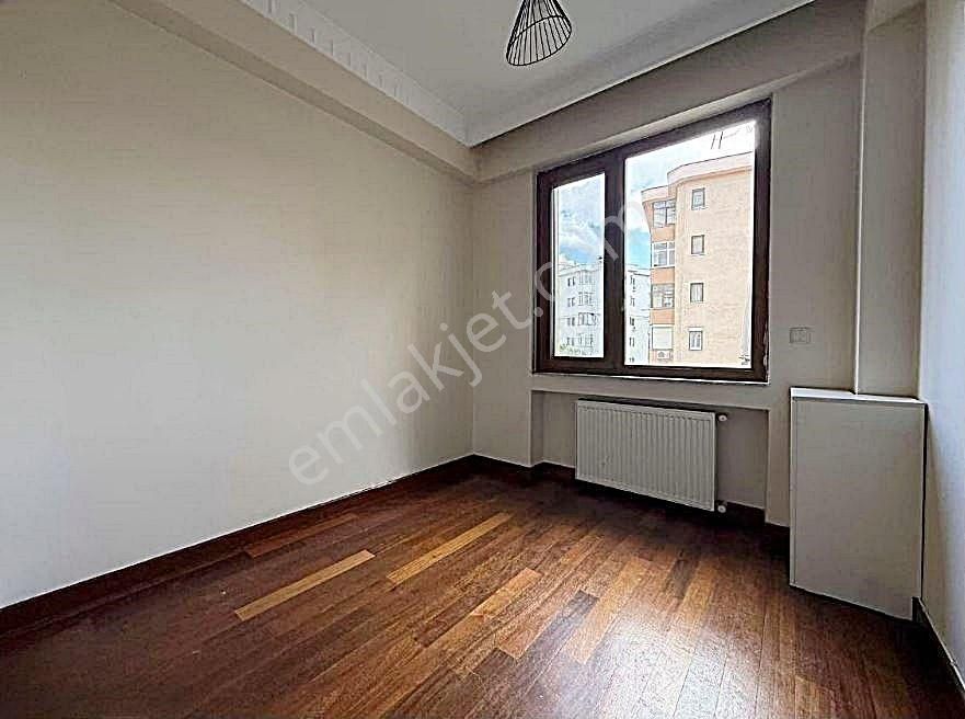 Kozyatağı Kapalı Otoparklı Katta Tek 145 M2 Net Kombili 4+1 Daire - Görsel 13