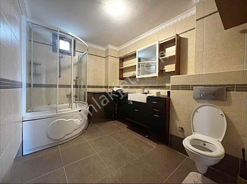 Kozyatağı Kapalı Otoparklı Katta Tek 145 M2 Net Kombili 4+1 Daire - Görsel 11