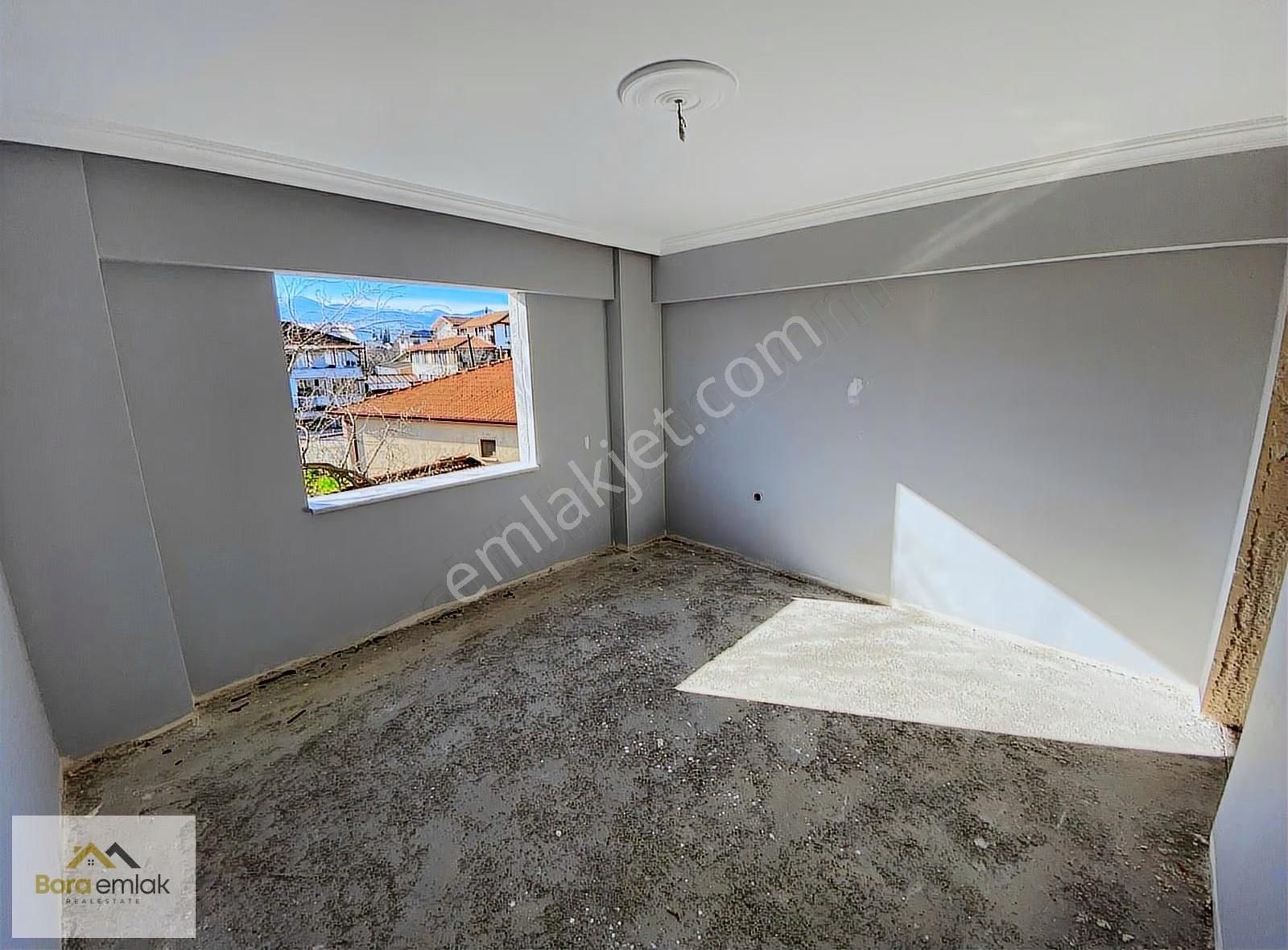 Bora Emlak'dan Yunus Emre Mahallesi'nde Satılık 2+1 Daire