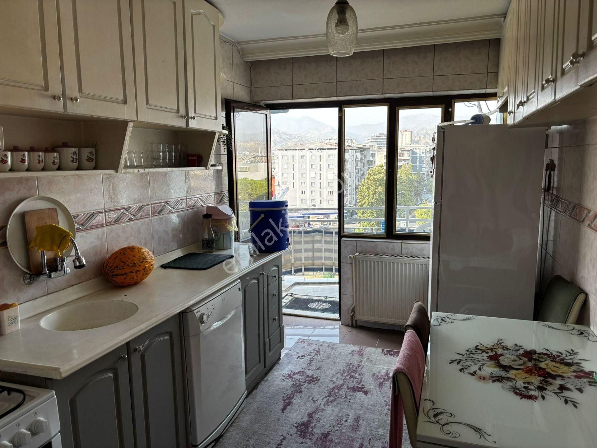 501 Karaçay Mahallesi Hürriyet Caddesi Dört Yol Merkezde Satılık 3+1 Daire - Görsel 3