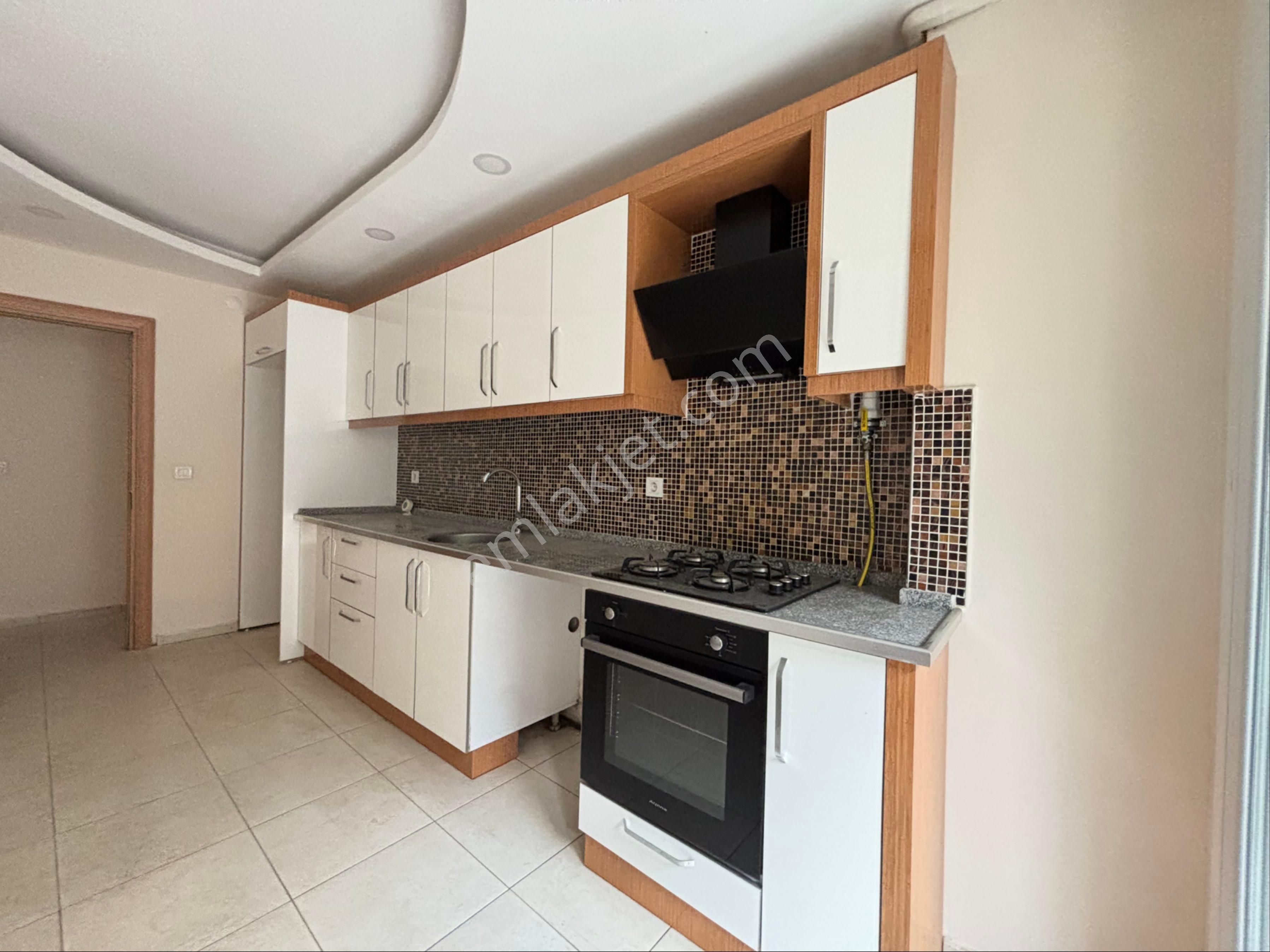Seferihisar Hıdırlık Çarşı Merkezi Yakını Kapalı Mutfak Kiralık 3+1 Daire - Görsel 5