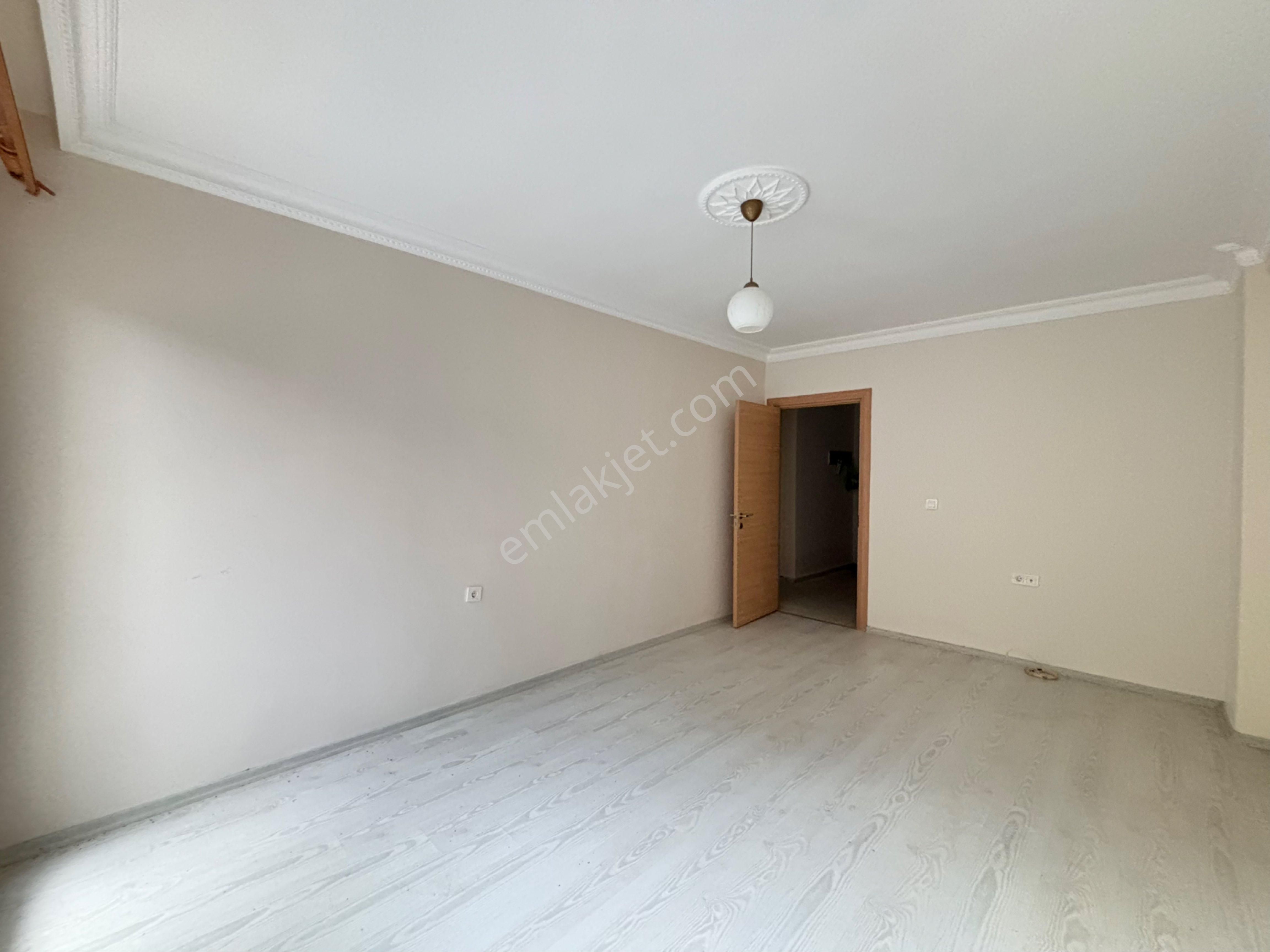 Seferihisar Hıdırlık Çarşı Merkezi Yakını Kapalı Mutfak Kiralık 3+1 Daire - Görsel 8