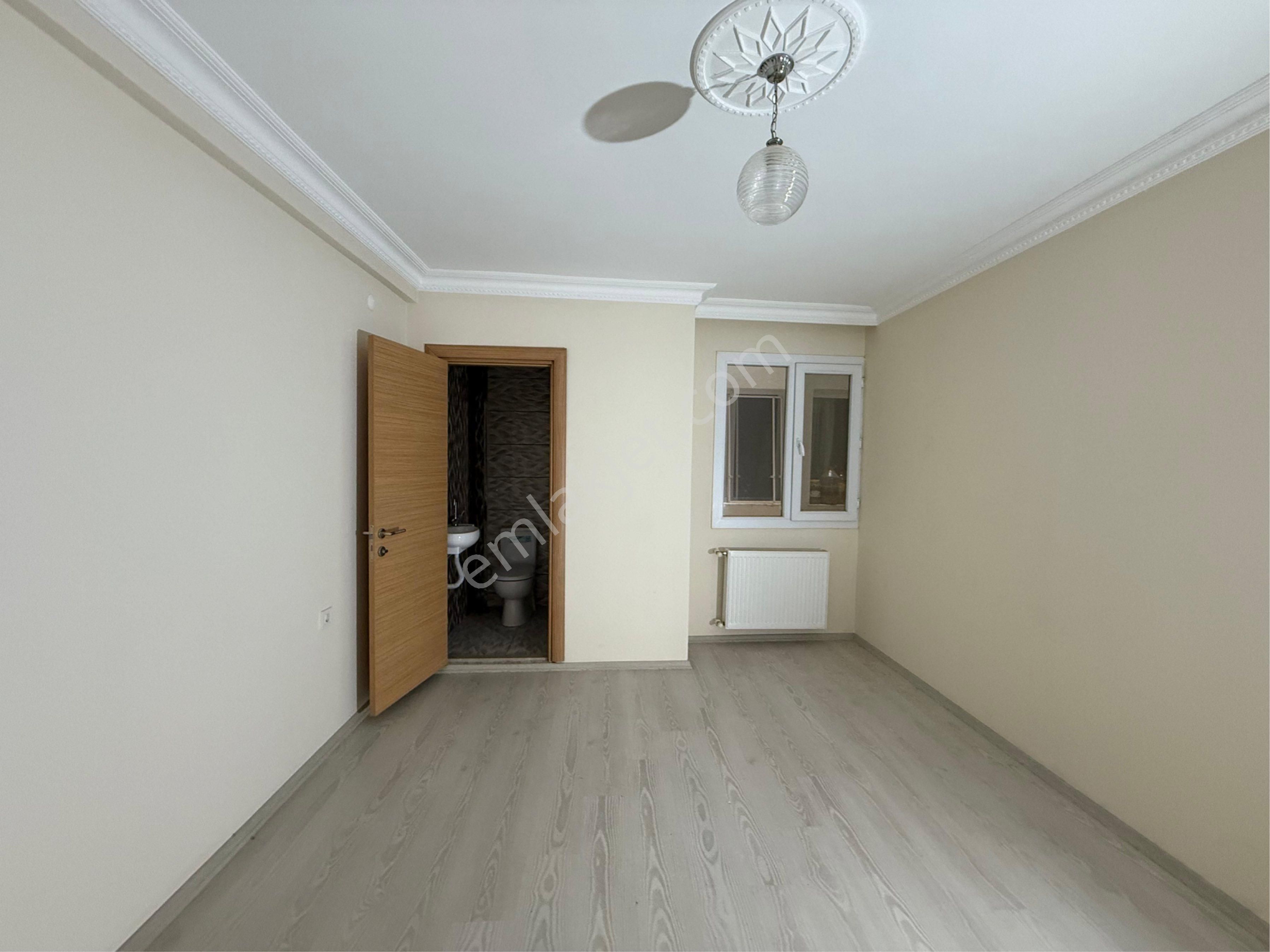 Seferihisar Hıdırlık Çarşı Merkezi Yakını Kapalı Mutfak Kiralık 3+1 Daire - Görsel 10