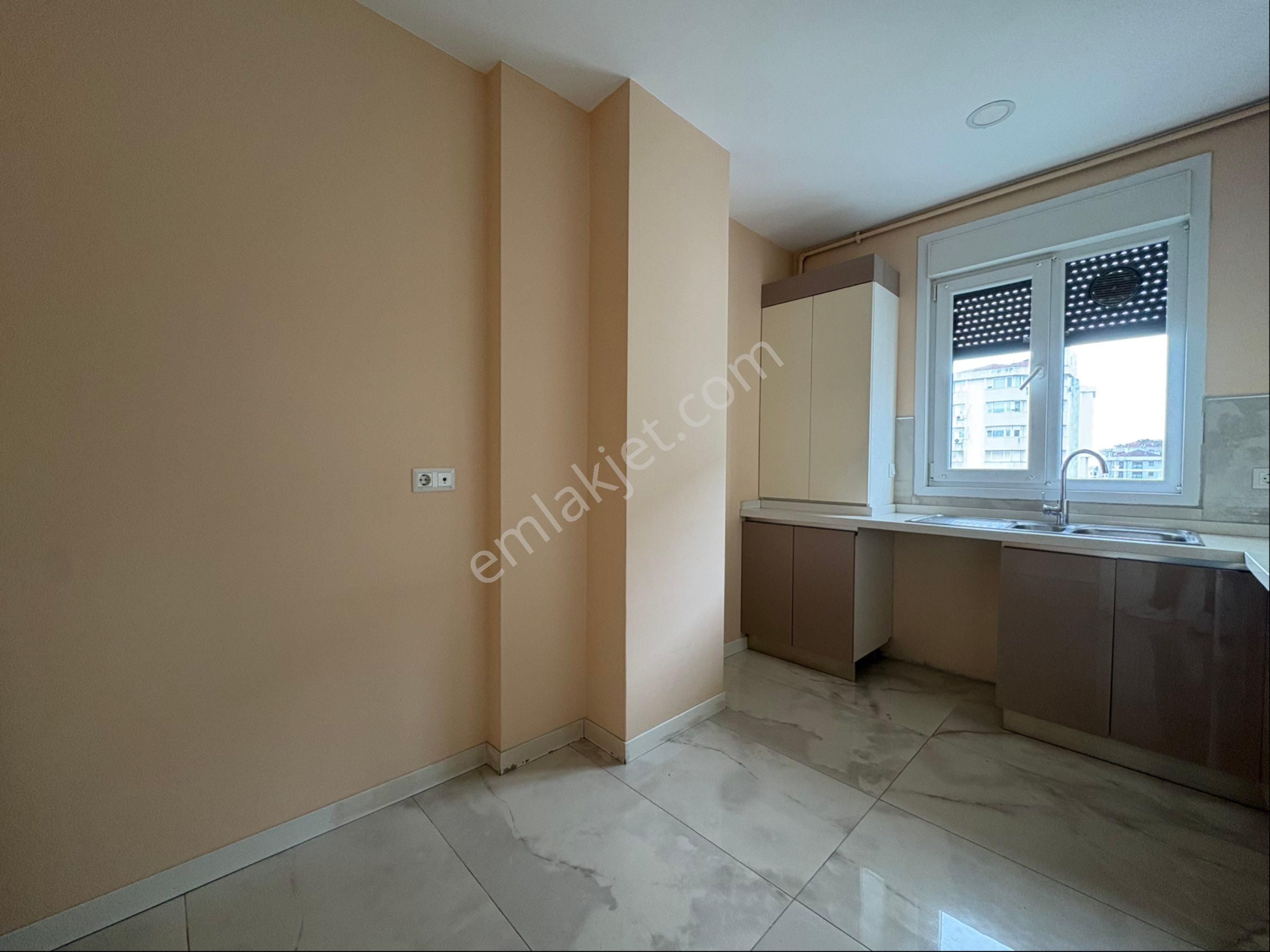 Oben'den Marmaray Sahil Metro Yakını Manzaralı 3+1 90m² Net - Görsel 9