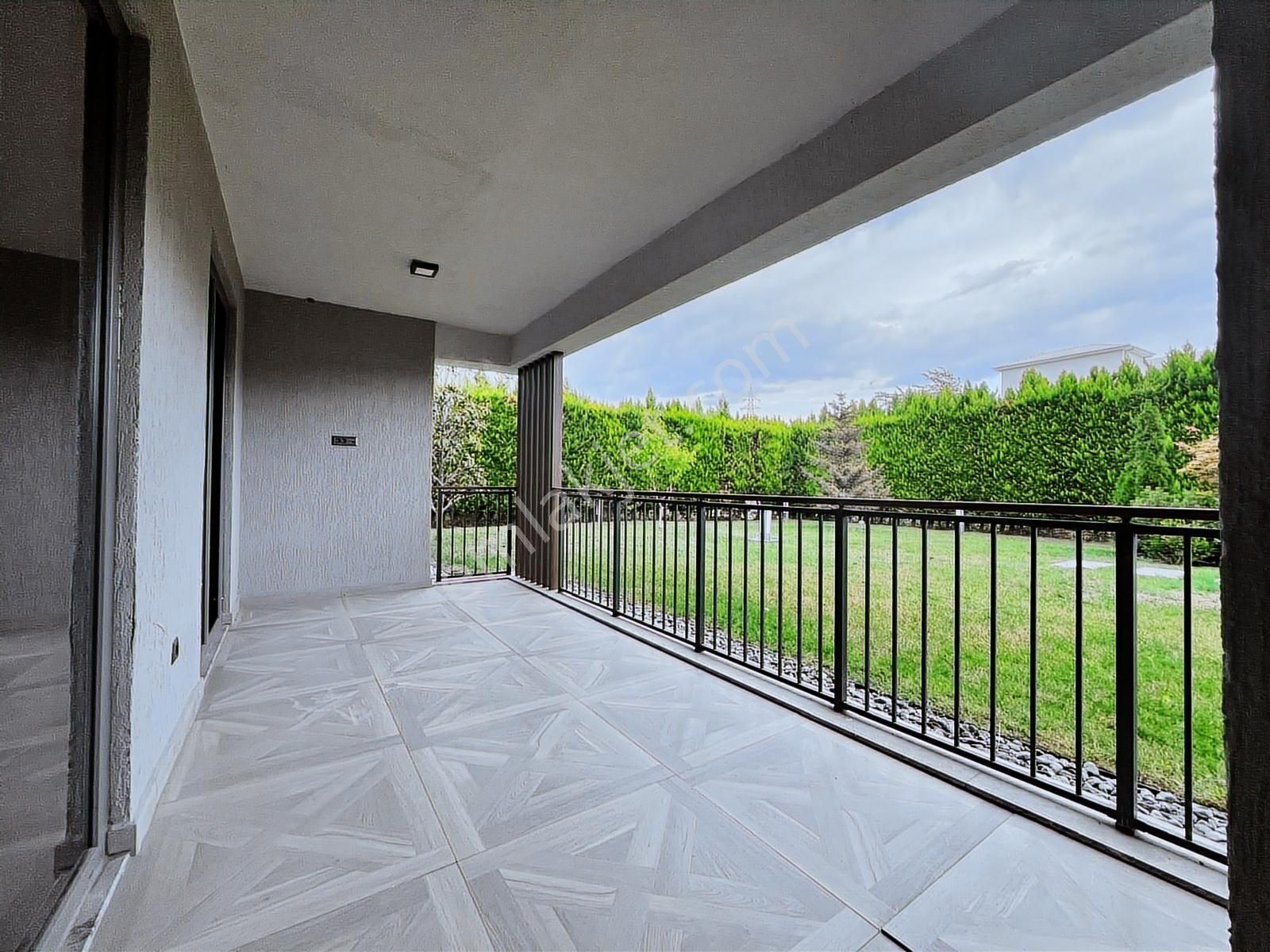 Balat'ta Satılık Sıfır 3+1 Lüks Daire - Görsel 14