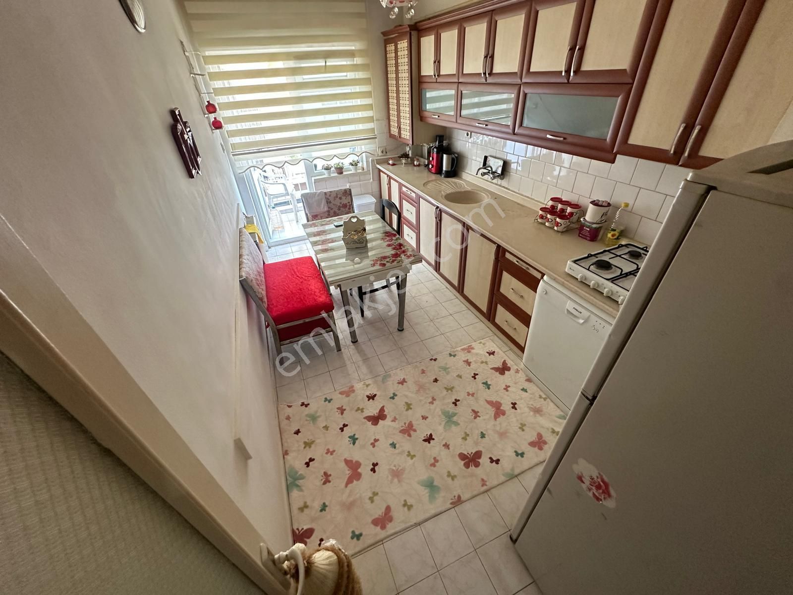 Aşağı Eğlence'de Full Yapılı Kat Konumunda 3+1 Daire!