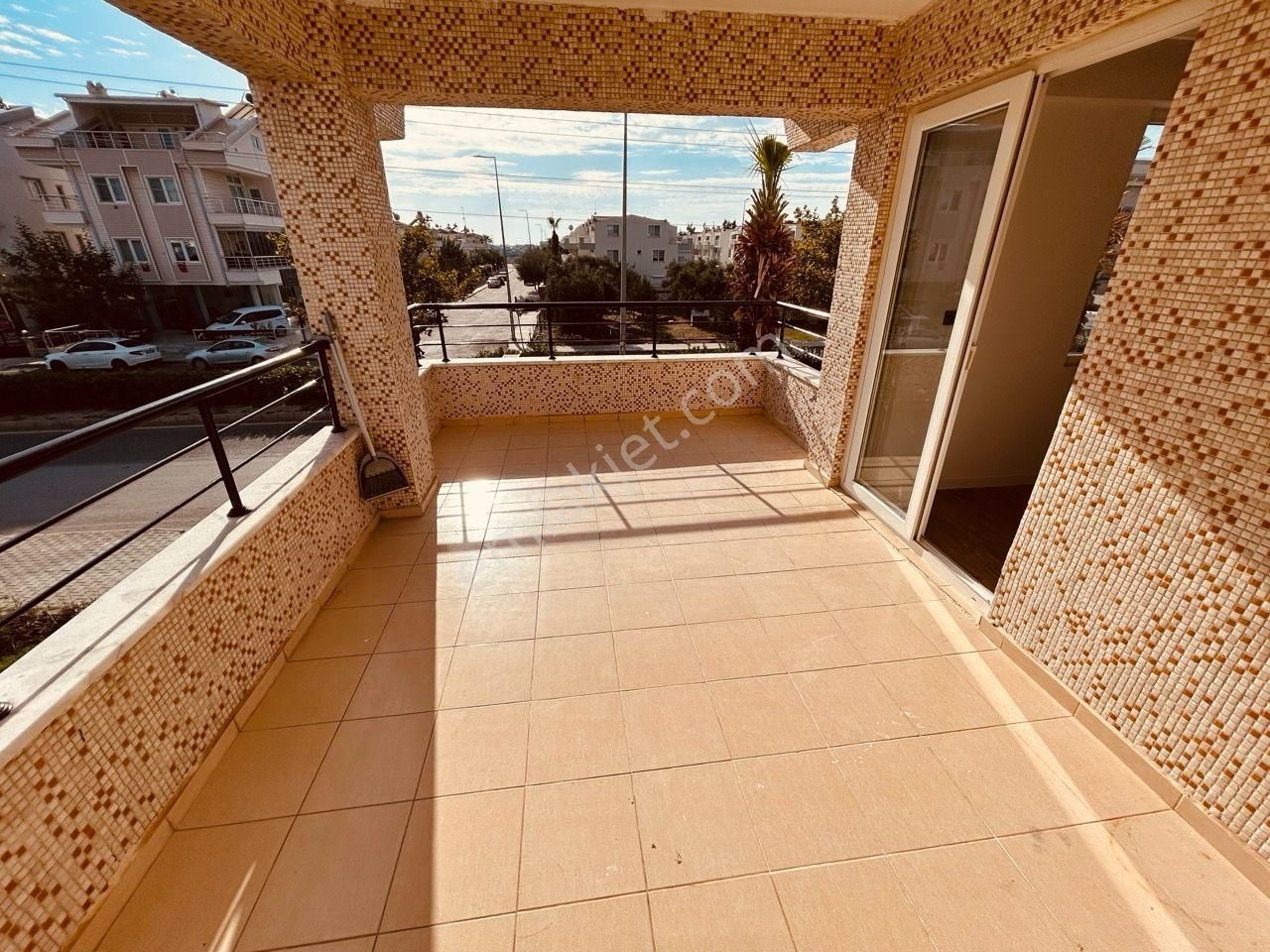 Didim Efeler Limanyolu Cepheli Geniş Balkonlu Daire - Görsel 8