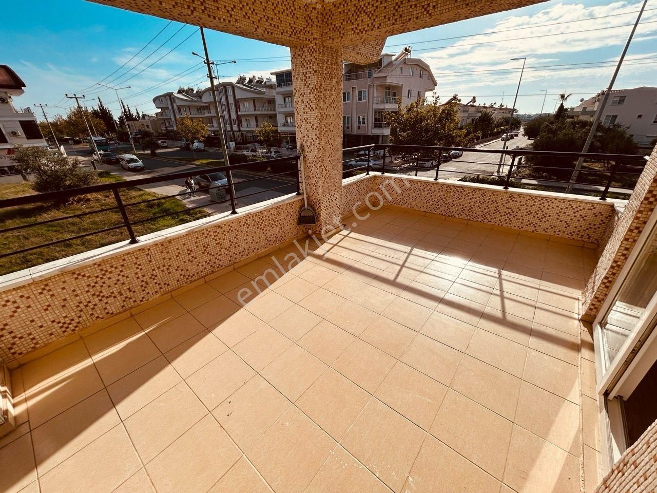 Didim Efeler Limanyolu Cepheli Geniş Balkonlu Daire - Görsel 9