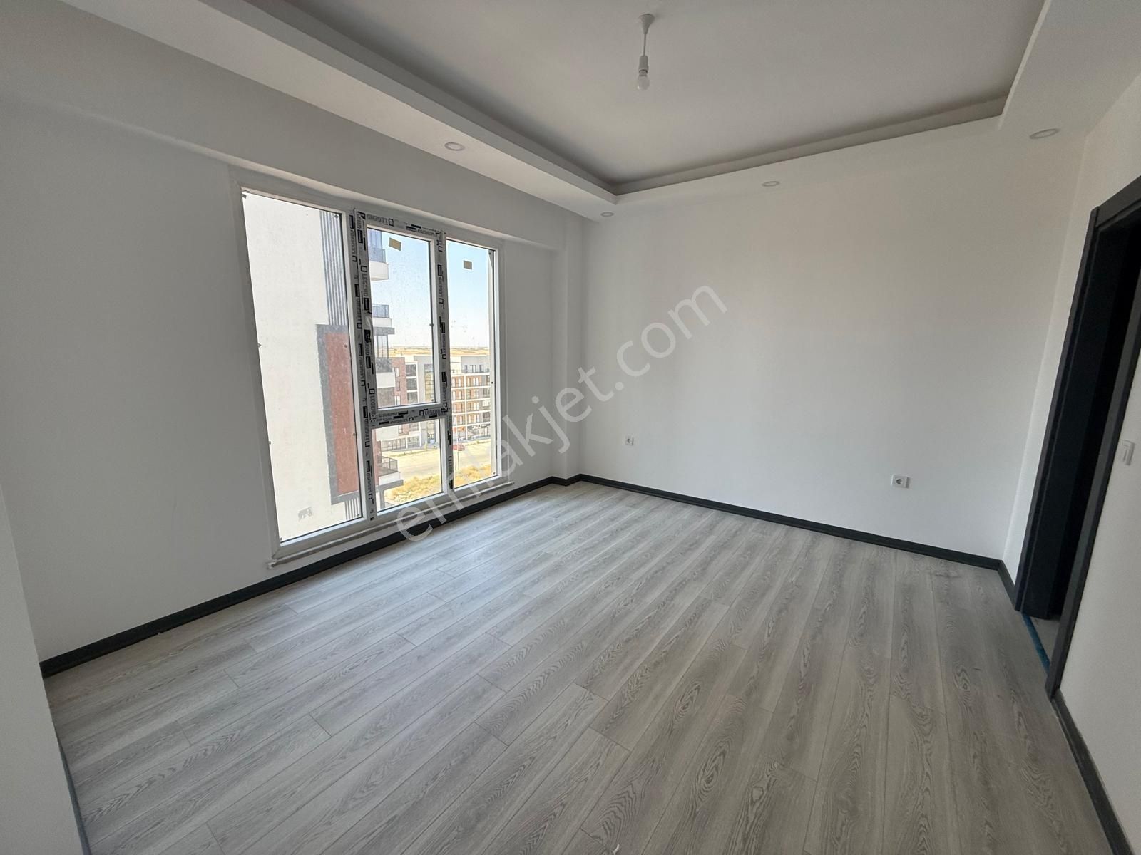 Turyaptan İzsiz Towers Da 8.kat Havuz Cephe 3+1 Satılık Daire - Görsel 7