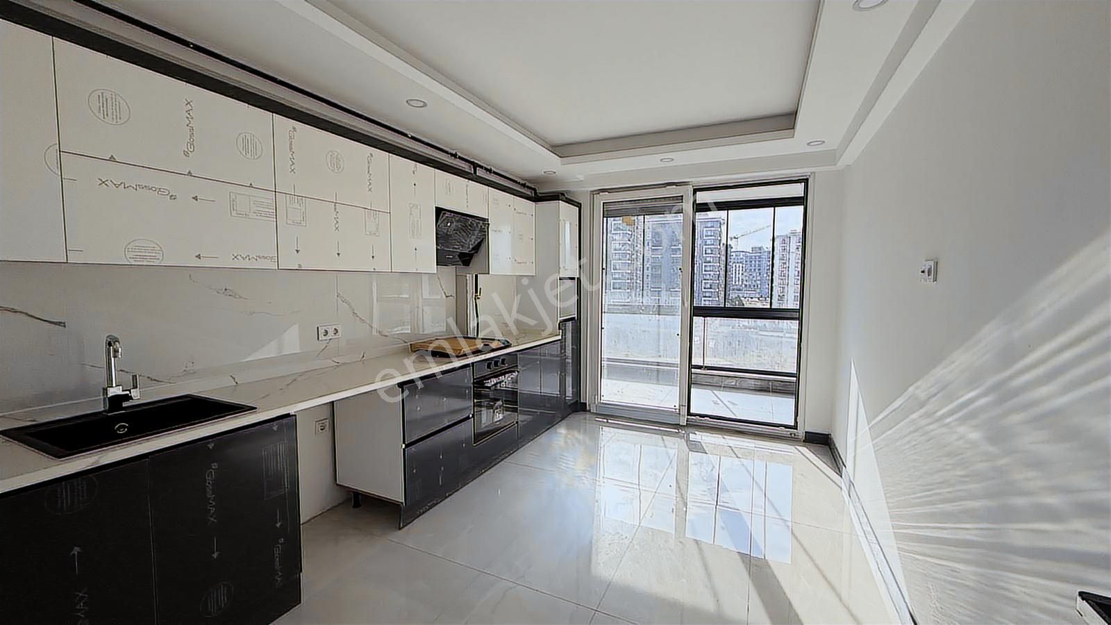 Turyaptan İzsiz Towers Da 8.kat Havuz Cephe 3+1 Satılık Daire - Görsel 4