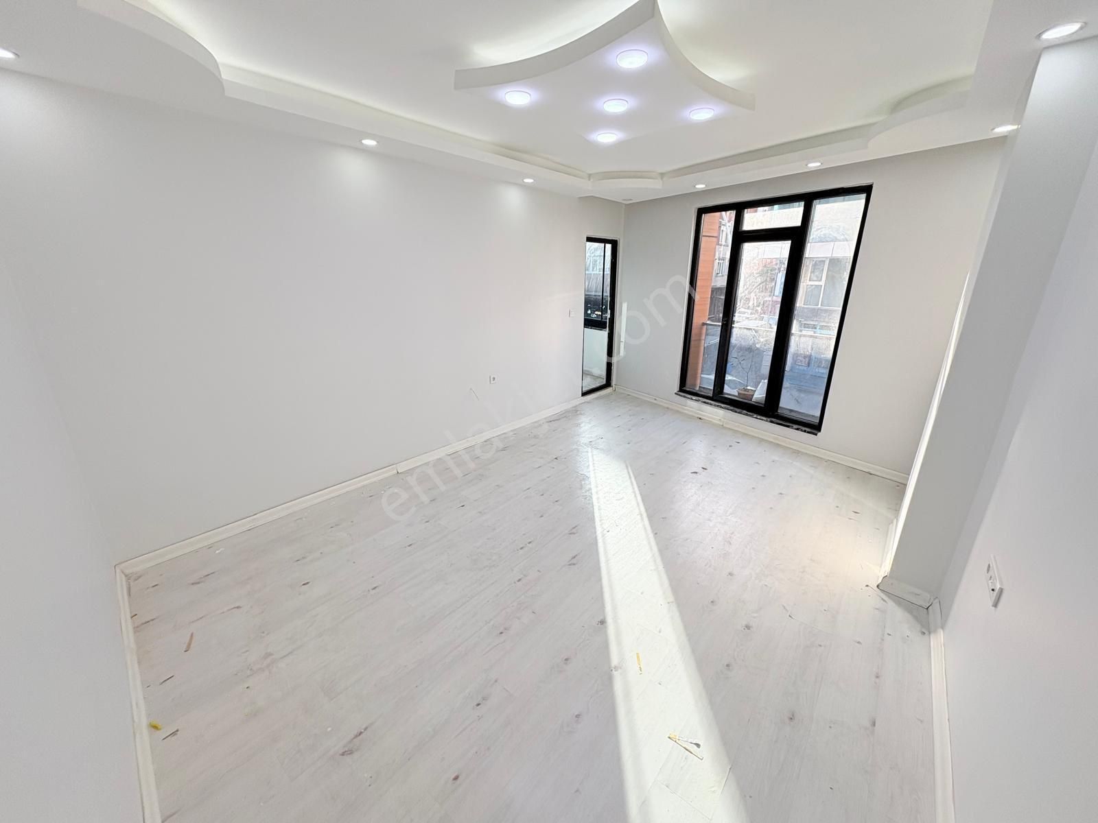 Uğurmumcu Mah’de Cadde Üzeri 2+1 90m2 Acill Satılık Daire - Görsel 6
