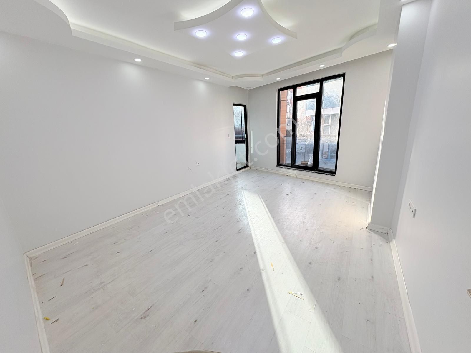 Uğurmumcu Mah’de Cadde Üzeri 2+1 90m2 Acill Satılık Daire - Görsel 4