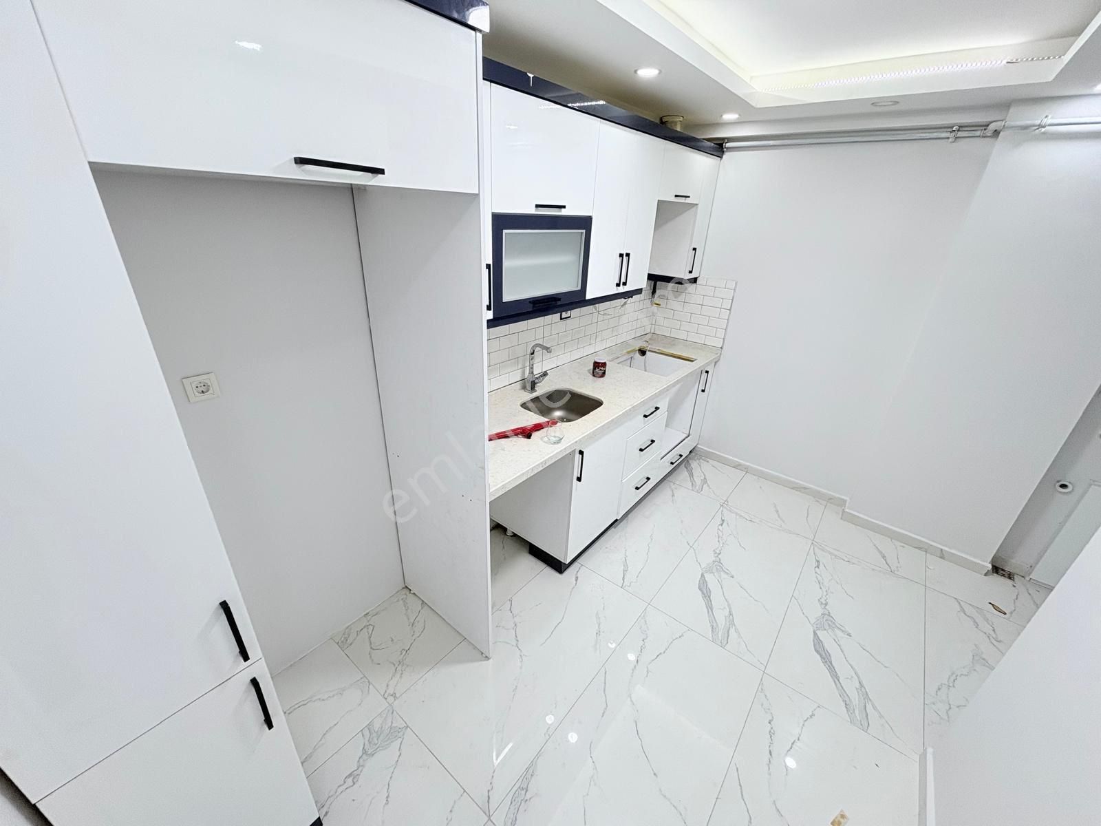 Uğurmumcu Mah’de Cadde Üzeri 2+1 90m2 Acill Satılık Daire - Görsel 7