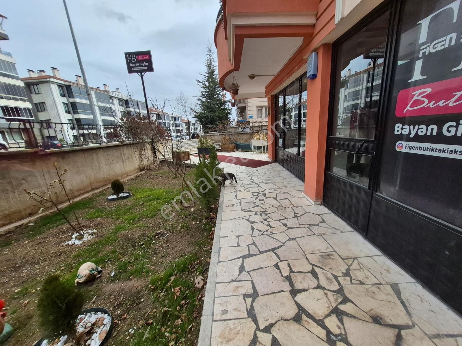 İlbey / Afyon Merkez Harbiş-gazi Mahallesinde 3+1 Daire + Dükkan - Görsel 25