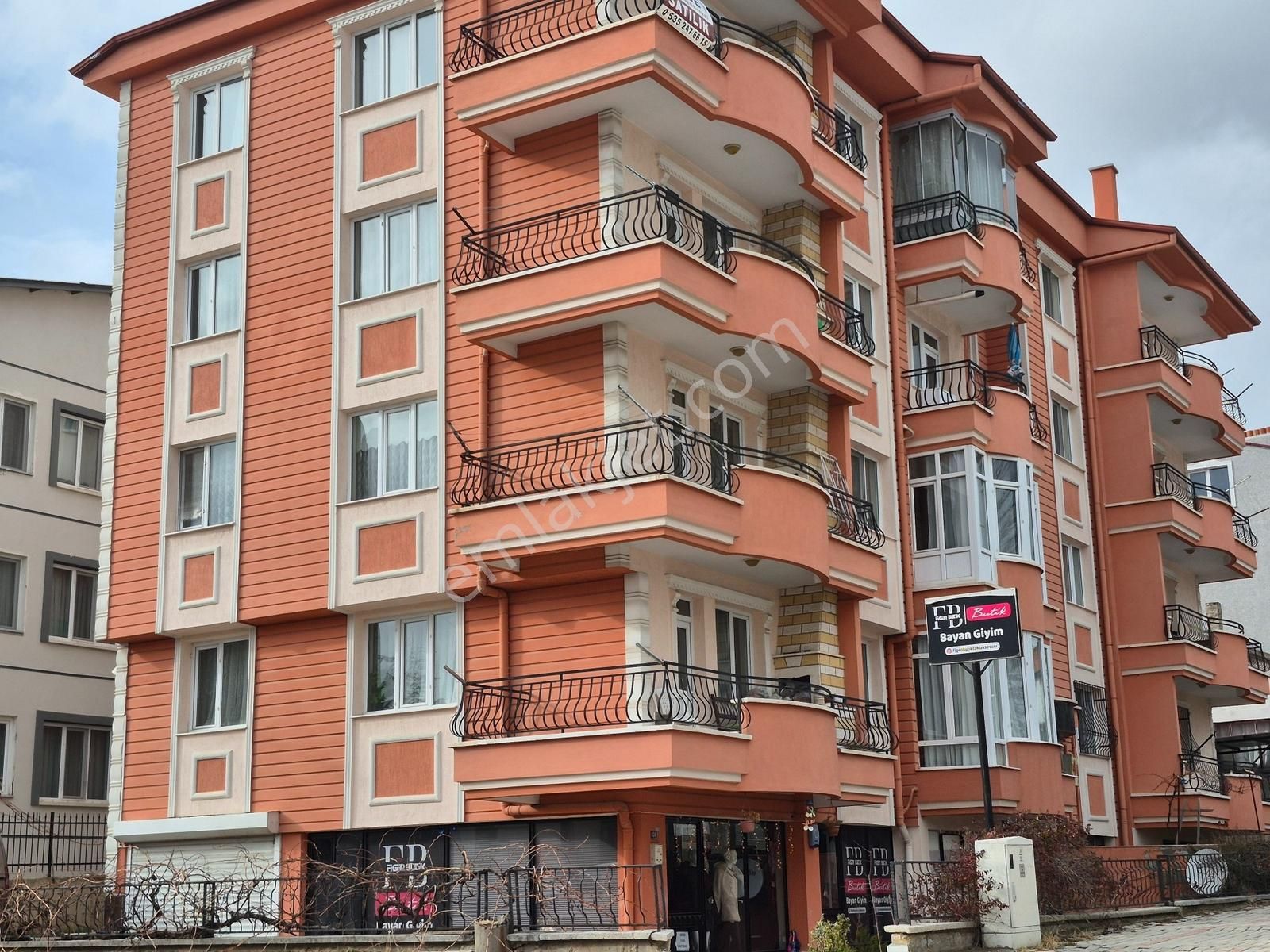 İlbey / Afyon Merkez Harbiş-gazi Mahallesinde 3+1 Daire + Dükkan - Görsel 8