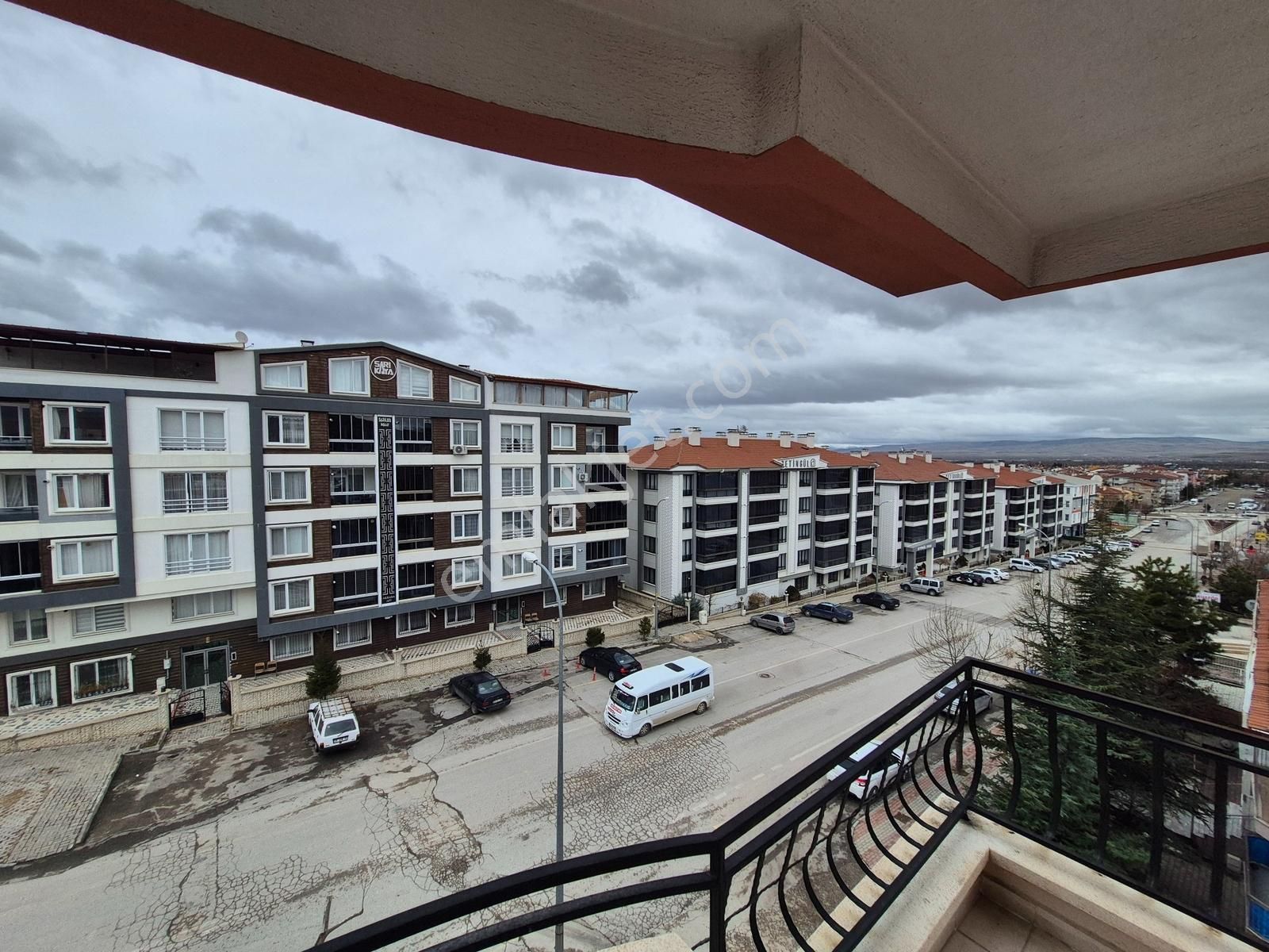 İlbey / Afyon Merkez Harbiş-gazi Mahallesinde 3+1 Daire + Dükkan - Görsel 12