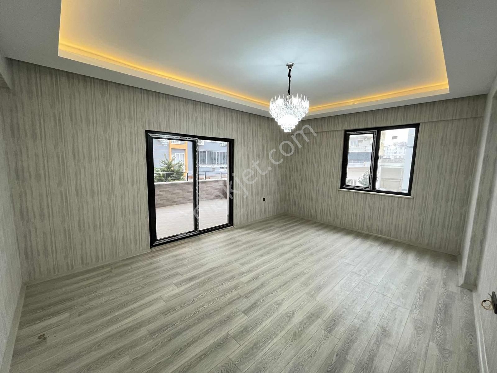 Ymz'den Ertuğrul Gazi Mah'de Satılık Ara Kat 2.5+1 Lüx Daire