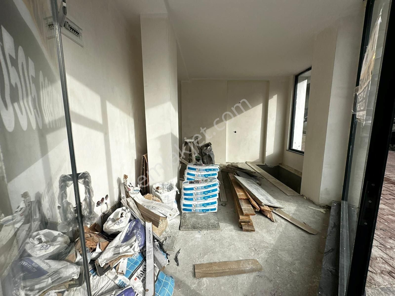 Bahçelievlerde Kiralık Cadde Üzeri Depolu Mağaza&dükkan - Görsel 6