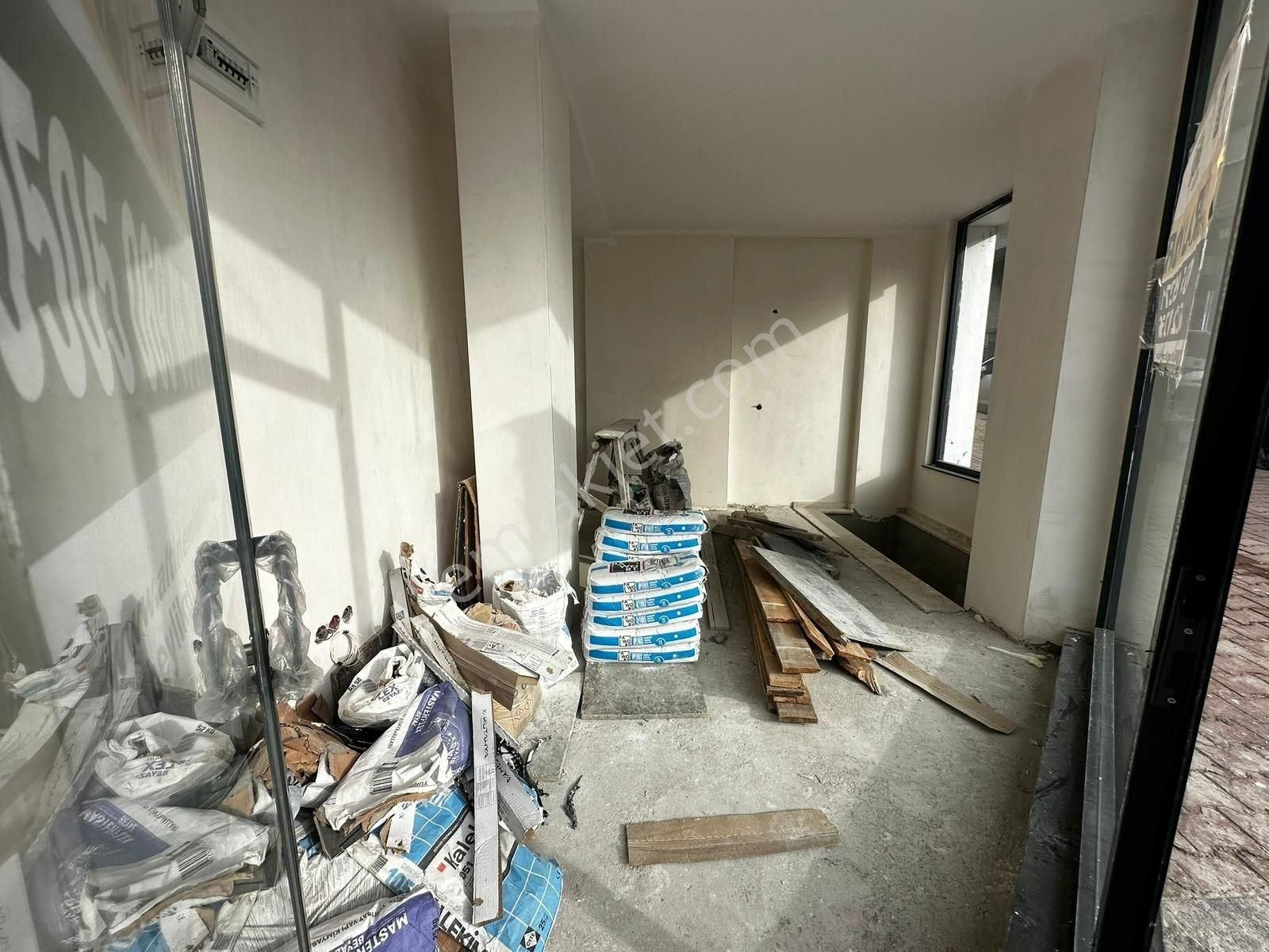 Bahçelievlerde Kiralık Cadde Üzeri Depolu Mağaza&dükkan - Görsel 9