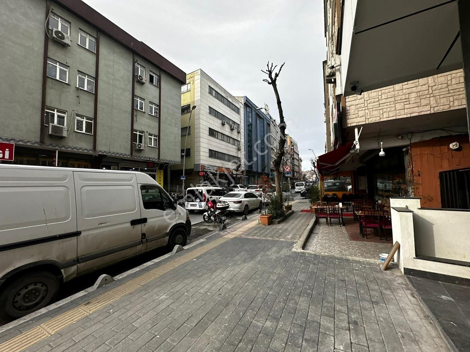 Bahçelievlerde Kiralık Cadde Üzeri Depolu Mağaza&dükkan - Görsel 24