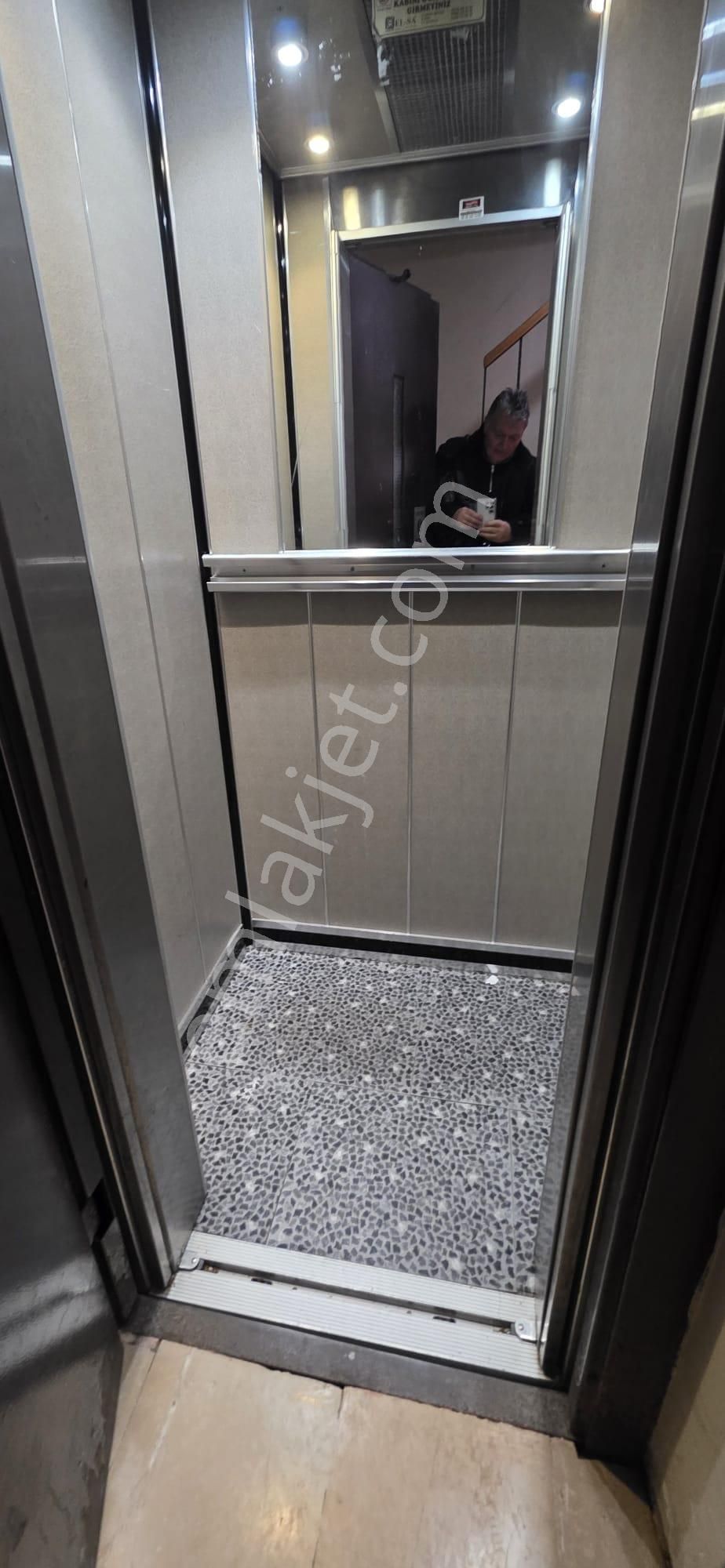 Çınar Mahallesinde, Metroya Yakın , 2+1 , 120 M2 Daire - Görsel 28