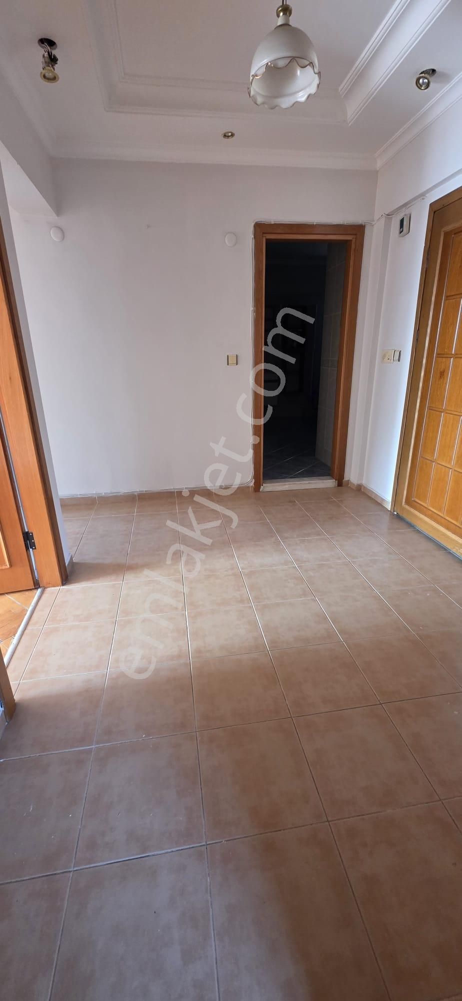 Çınar Mahallesinde, Metroya Yakın , 2+1 , 120 M2 Daire - Görsel 24