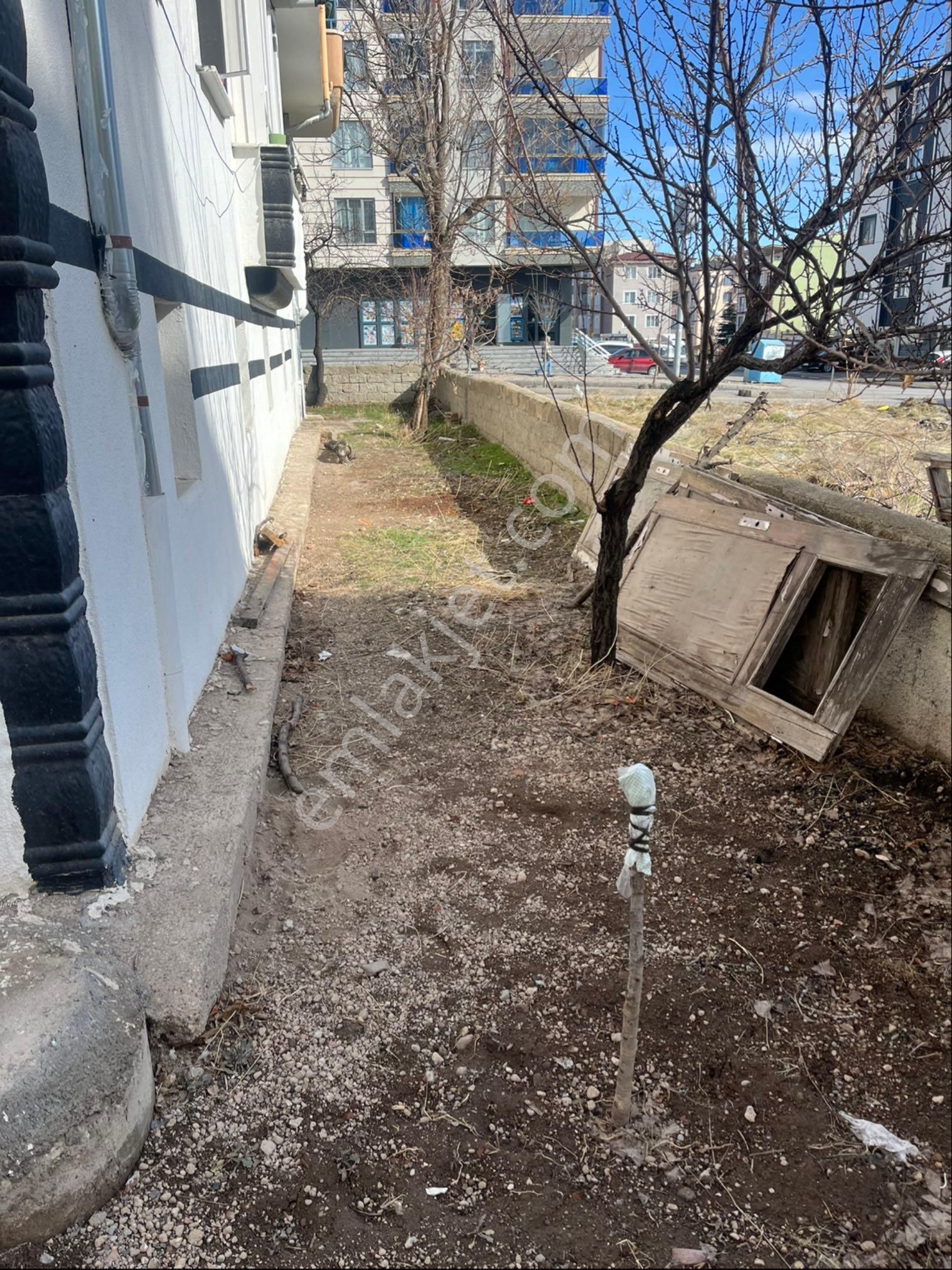 Cadde Üzerindebahçeli Süper Konumda Uygun Fiyatlı 150 Metrekare En Üst Kat Daire - Görsel 6