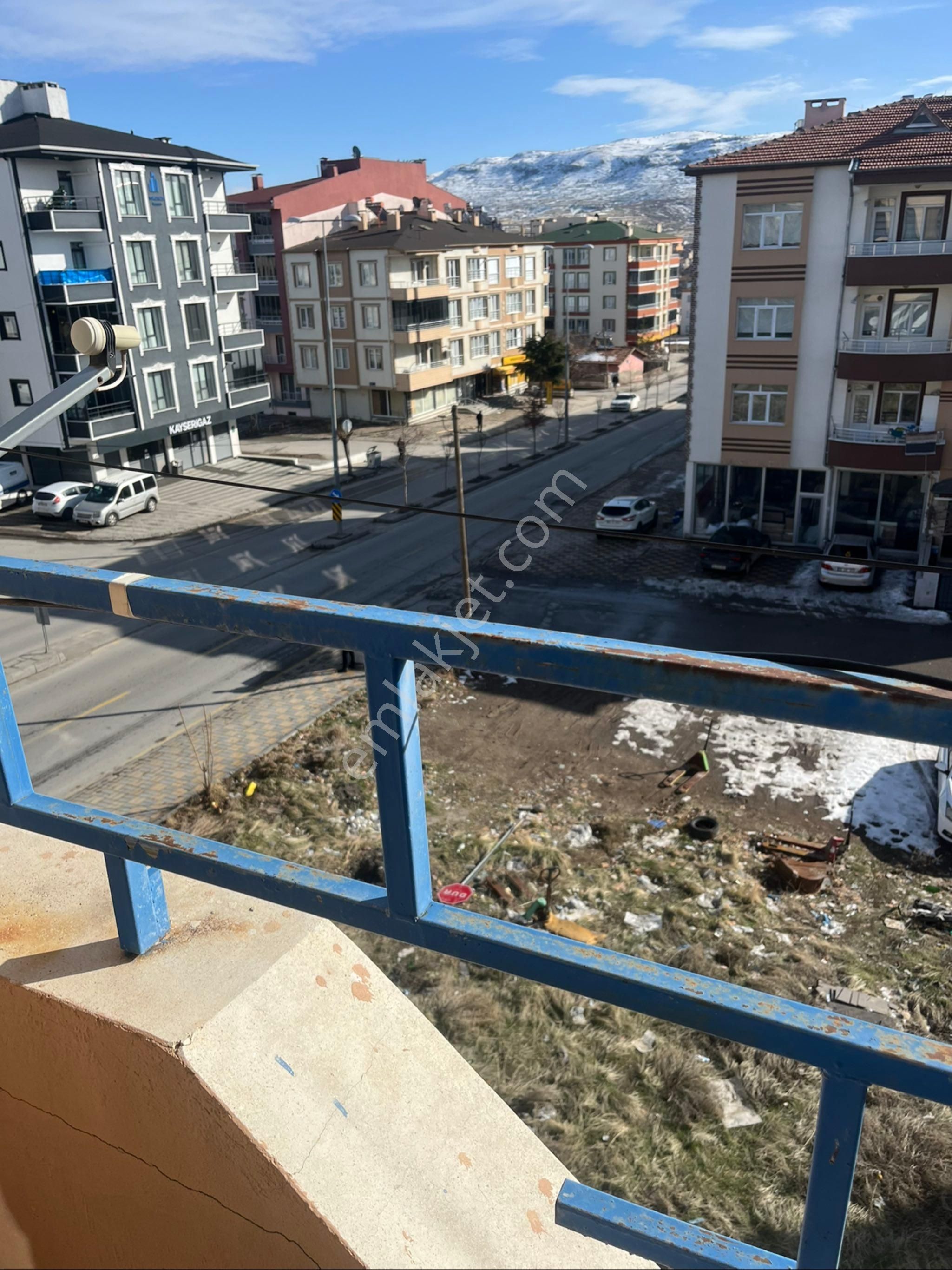 Cadde Üzerindebahçeli Süper Konumda Uygun Fiyatlı 150 Metrekare En Üst Kat Daire - Görsel 9