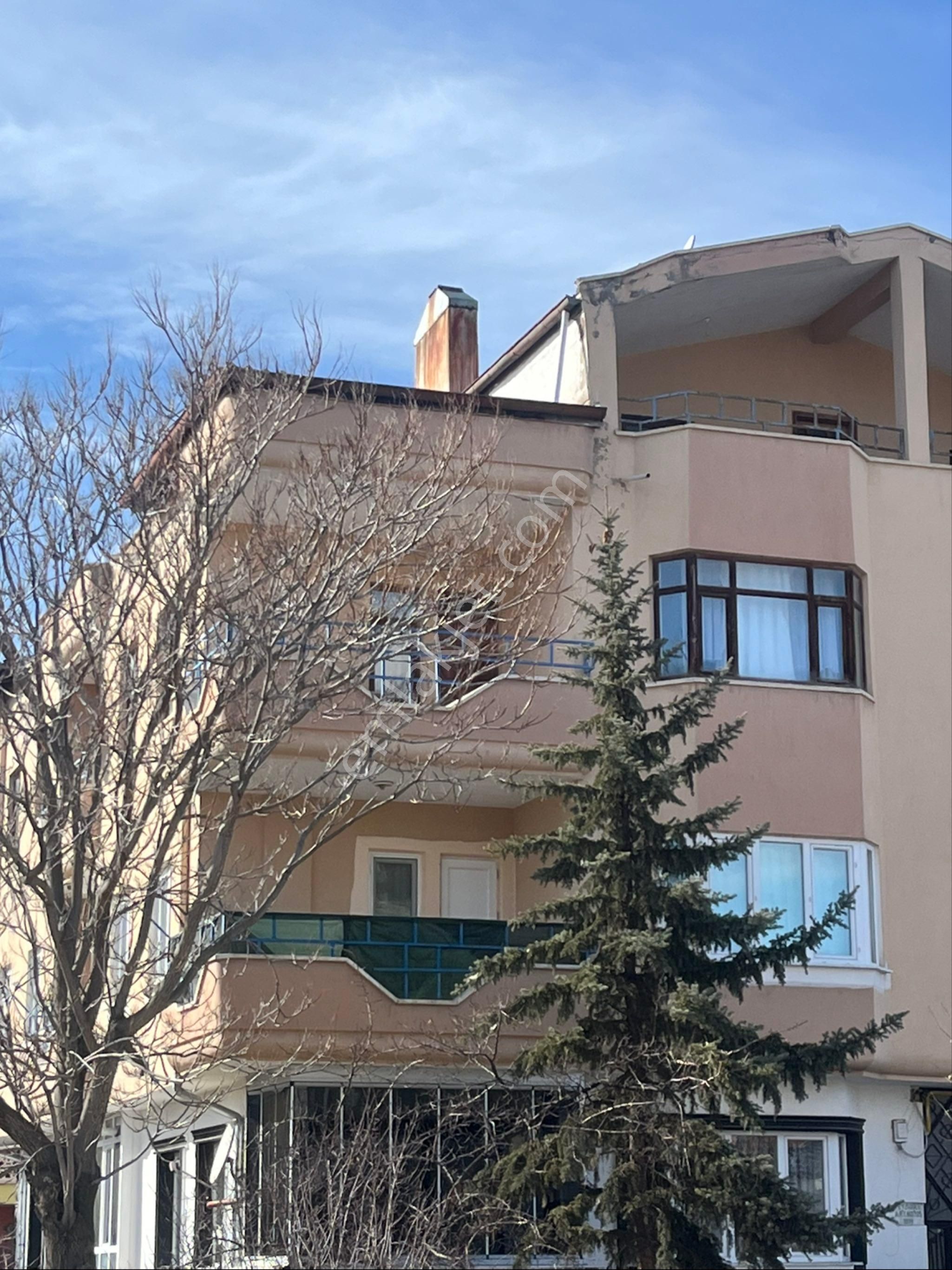 Cadde Üzerindebahçeli Süper Konumda Uygun Fiyatlı 150 Metrekare En Üst Kat Daire - Görsel 3