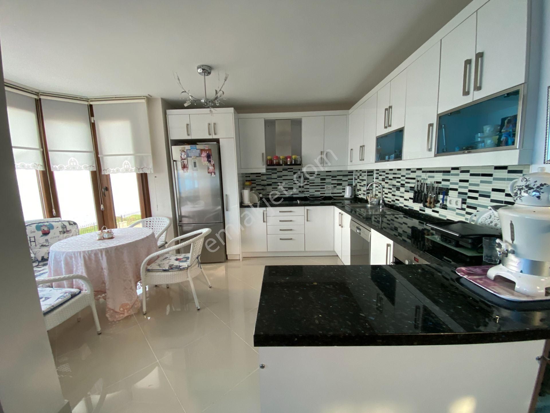 Balıkesir Ayvalık Ta Satılık Muhtesem Villa.denize Sıfır. - Görsel 8