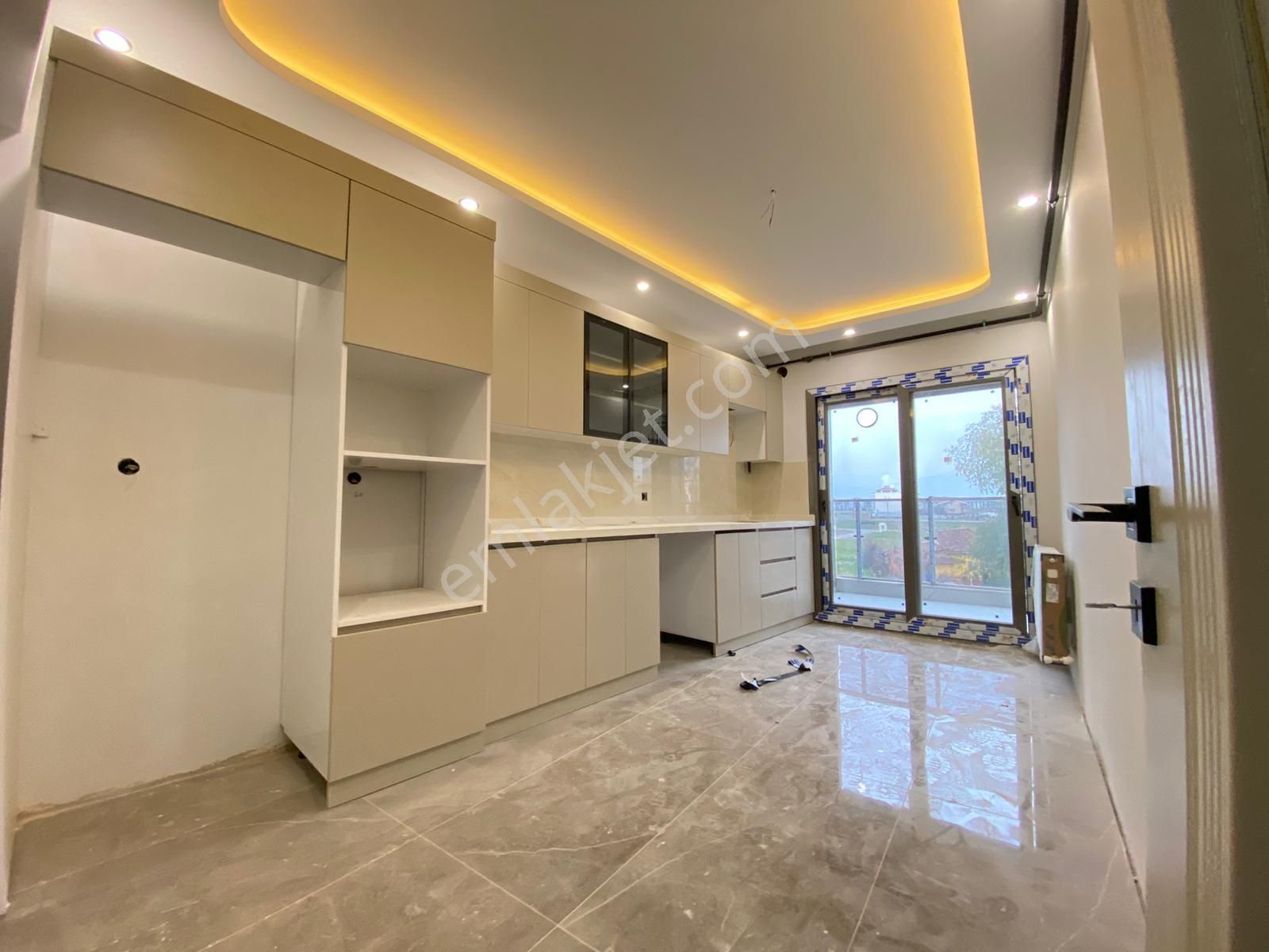 Muradiye Mahallesinde 3+1 Full Lüks Satılık Daire