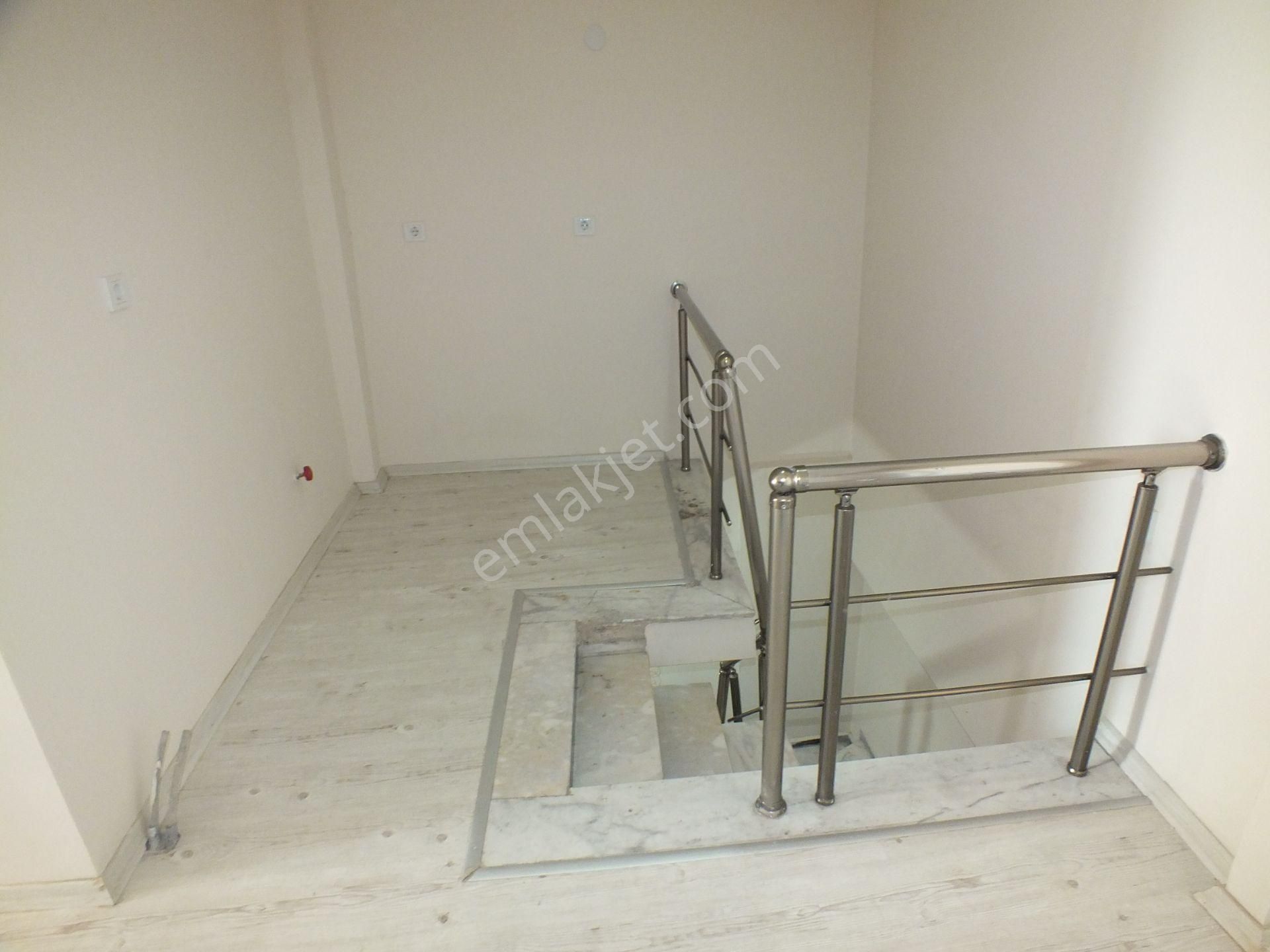 241 Sümer Mahallesi Eml Lisesi Yanında Kiralık 3 +0 Dublex Daire - Görsel 16