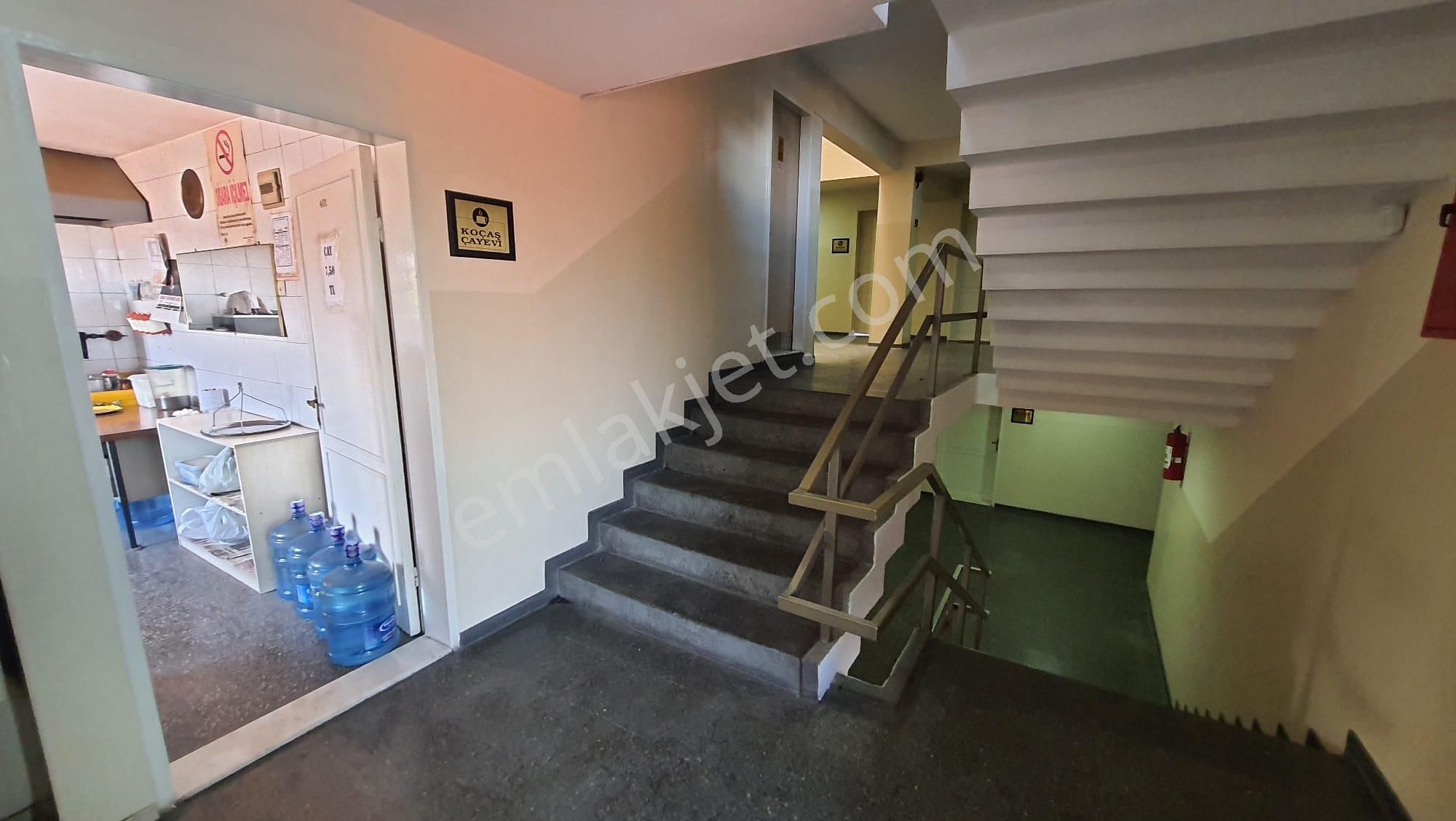 Koçaş İşmerkezinde 1+1 İçi Yapılı Kiralık Ofis - Görsel 20