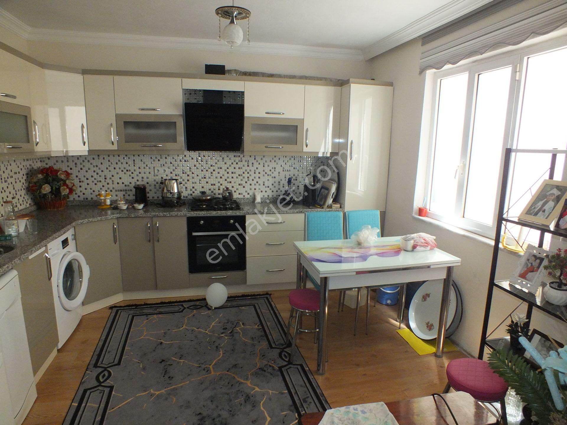 Sevindikli Mahallesinde Satılık 2 Katlı Müstakil Ev - Görsel 2