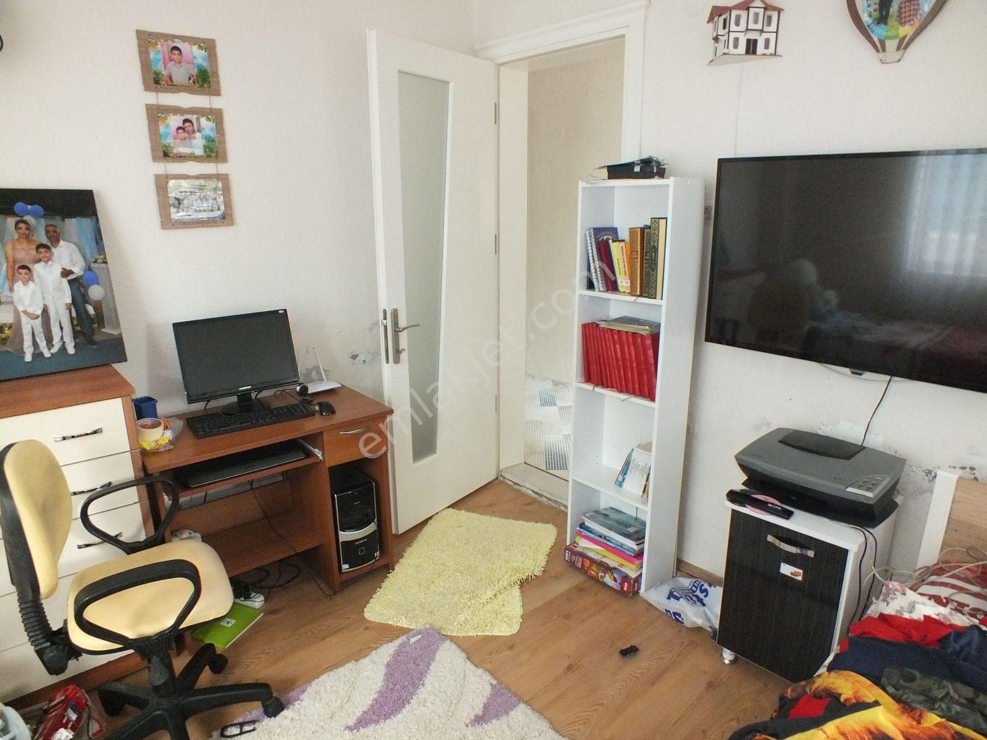 Sevindikli Mahallesinde Satılık 2 Katlı Müstakil Ev - Görsel 9