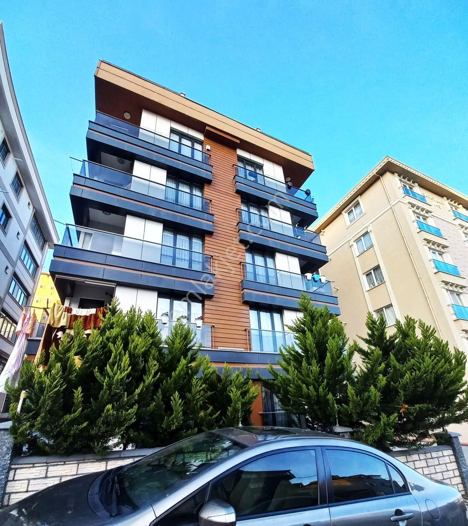 Mertcan Dan Adnan Kahveci Cad Yürüme 4+2 Ebeveyn Banyolu - Teraslı Dubleks