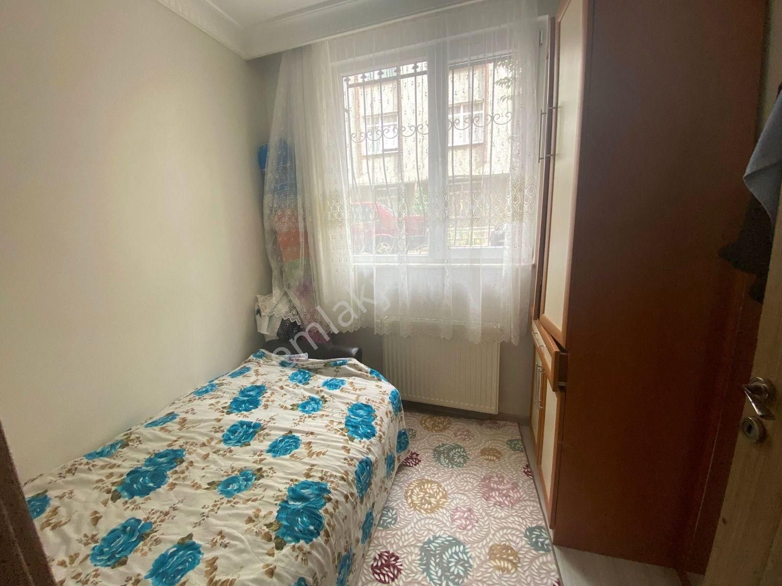 Fatih Emlak Tan 2+1 Bahçe Katı Kat Mülkiyetli Metro Metrobuse Yakın - Görsel 4