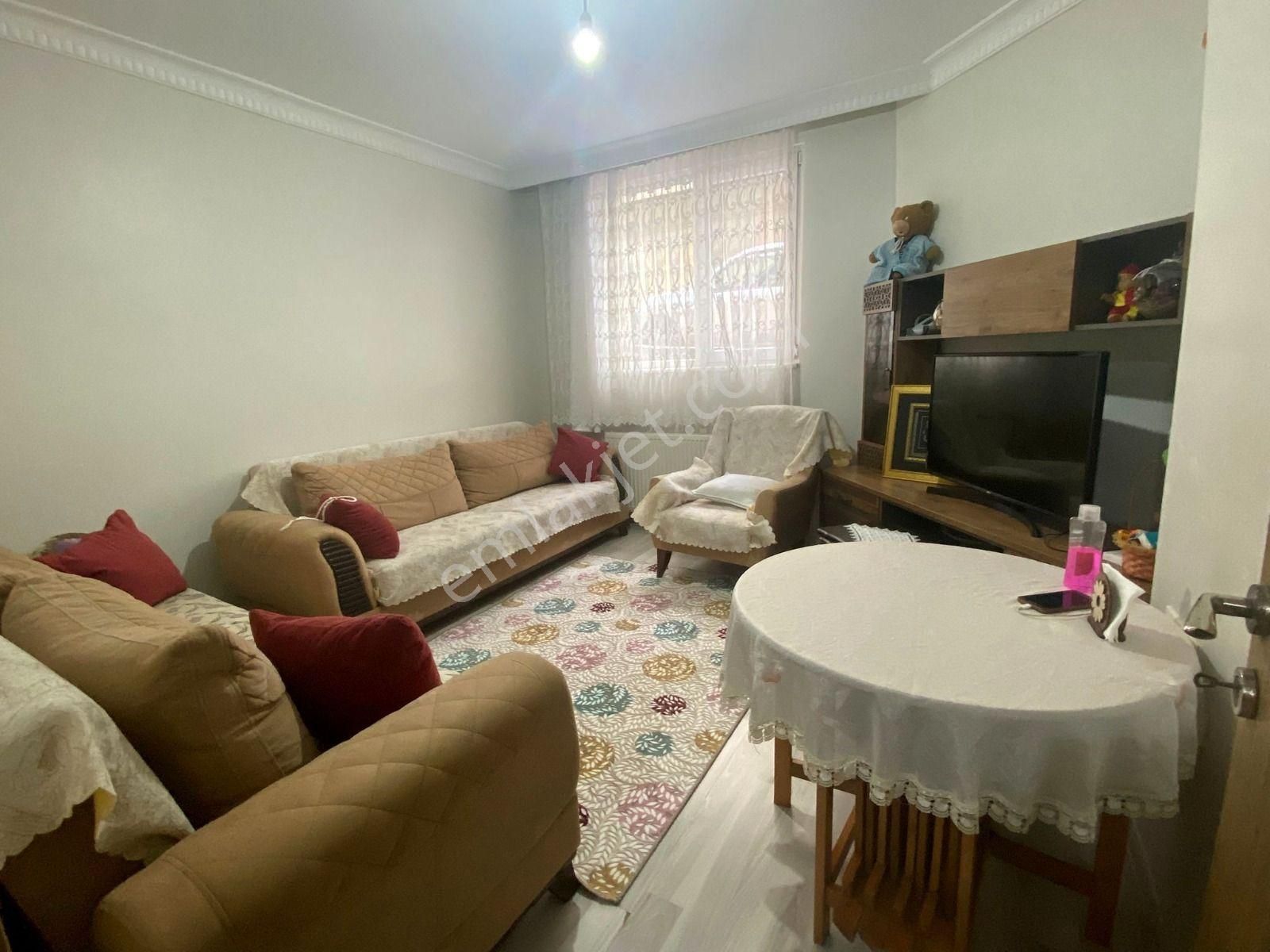 Fatih Emlak Tan 2+1 Bahçe Katı Kat Mülkiyetli Metro Metrobuse Yakın - Görsel 2