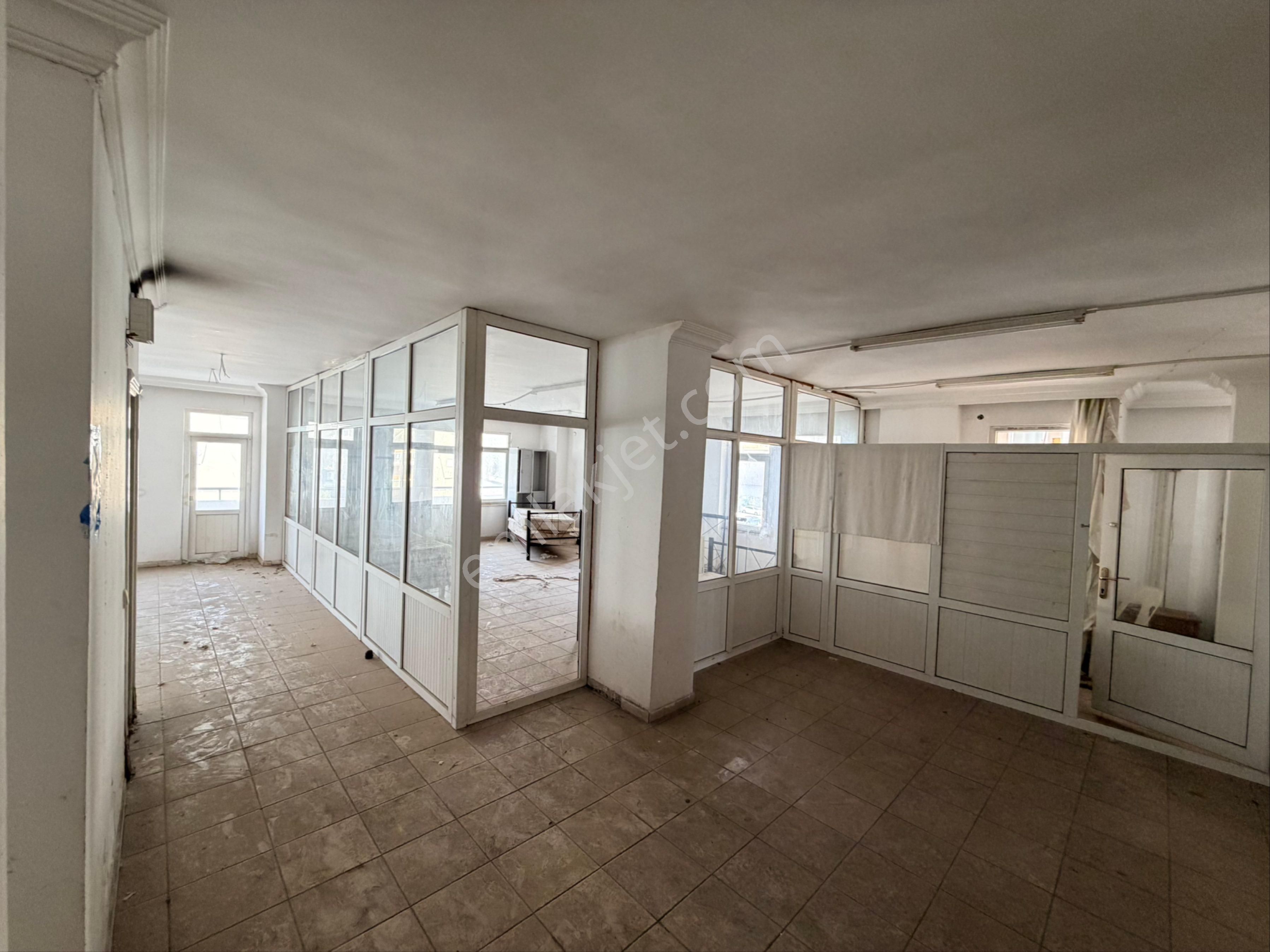 Emlakparktan Kızlarpınarında Çevreyolu Kenarı 450m2 Ofis - Görsel 25