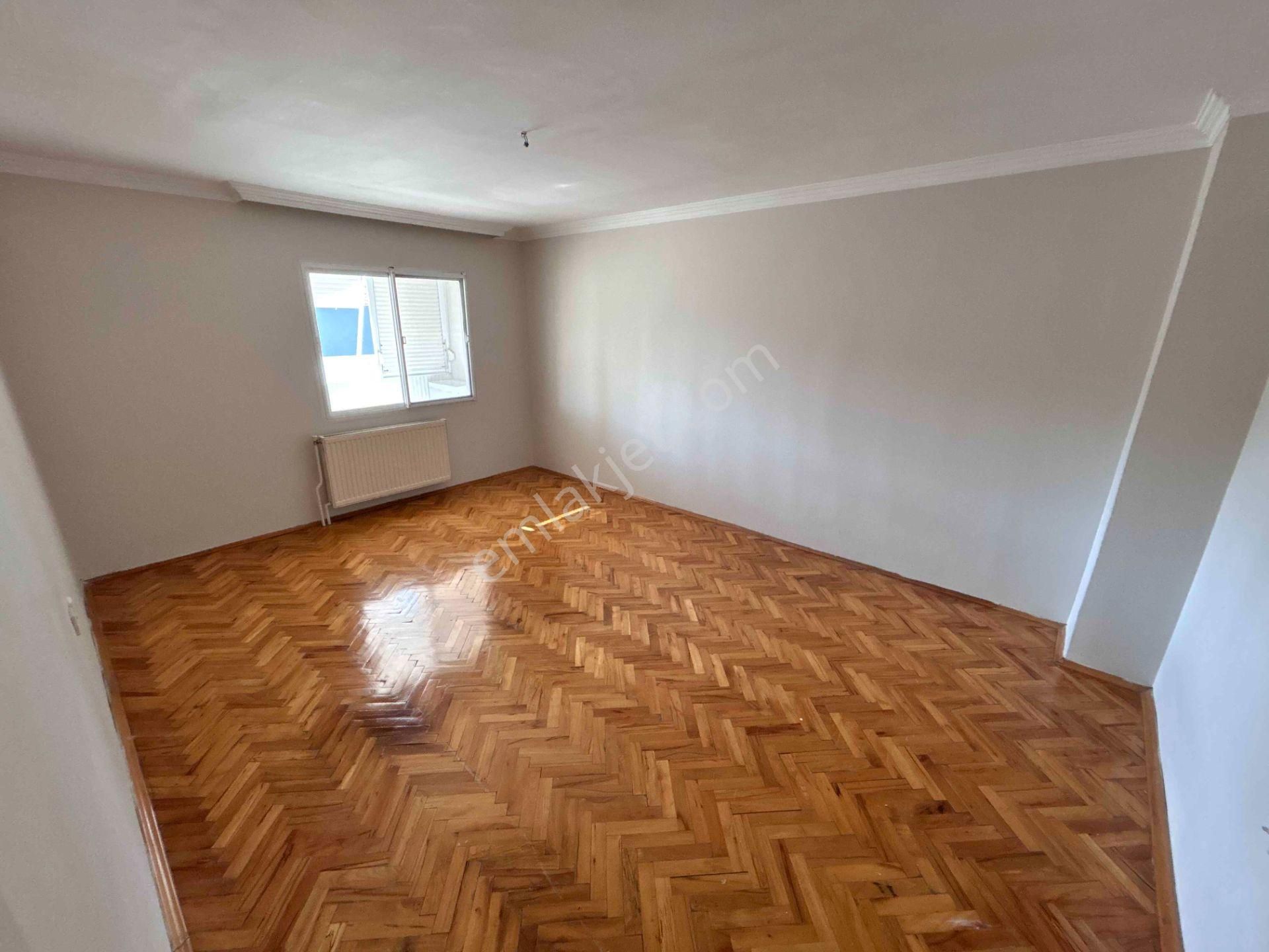 Karşıyaka Merkezde Asansörlü Arakat Çift Banyolu Kiralık Daire - Görsel 16