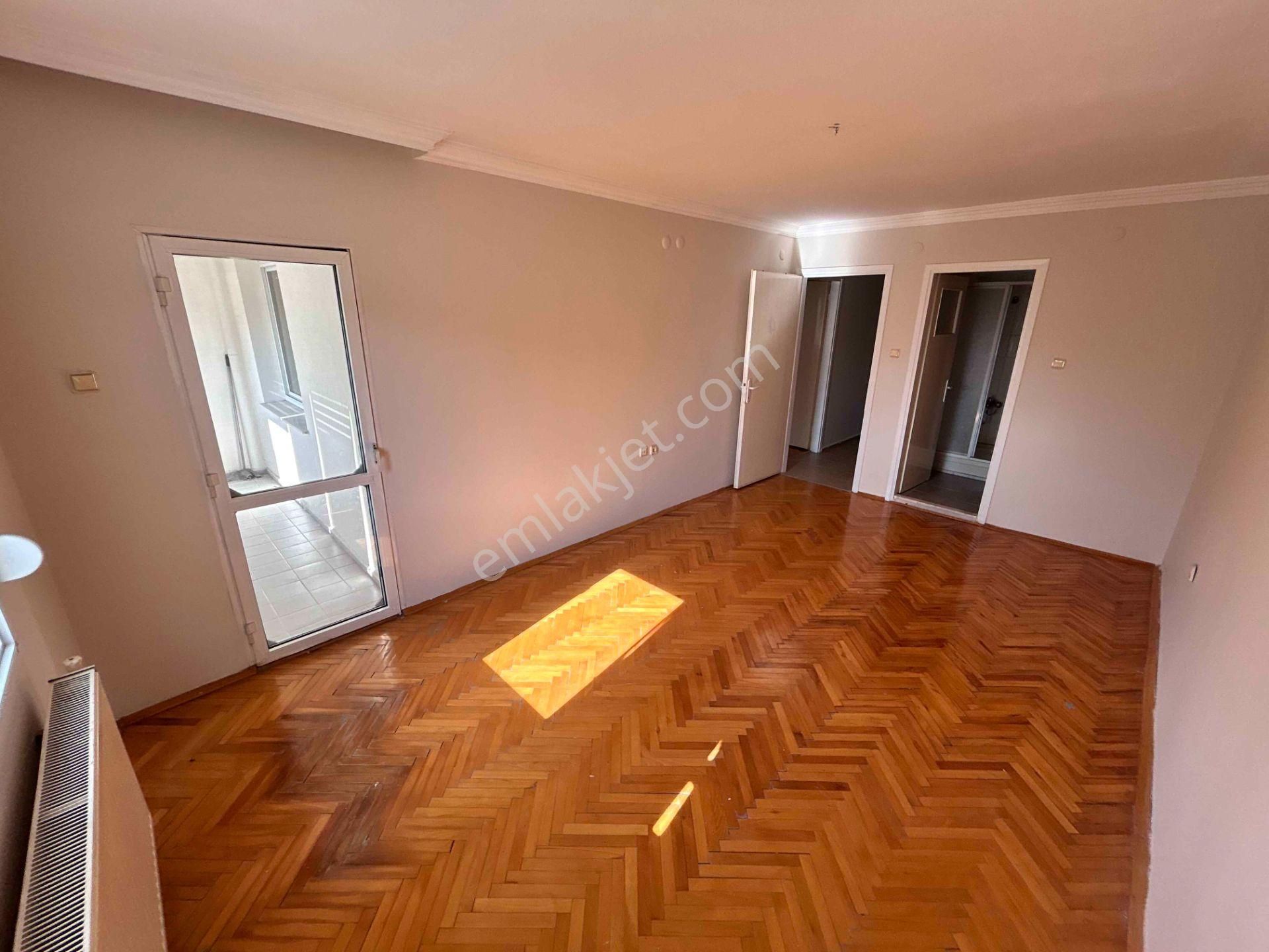 Karşıyaka Merkezde Asansörlü Arakat Çift Banyolu Kiralık Daire - Görsel 20