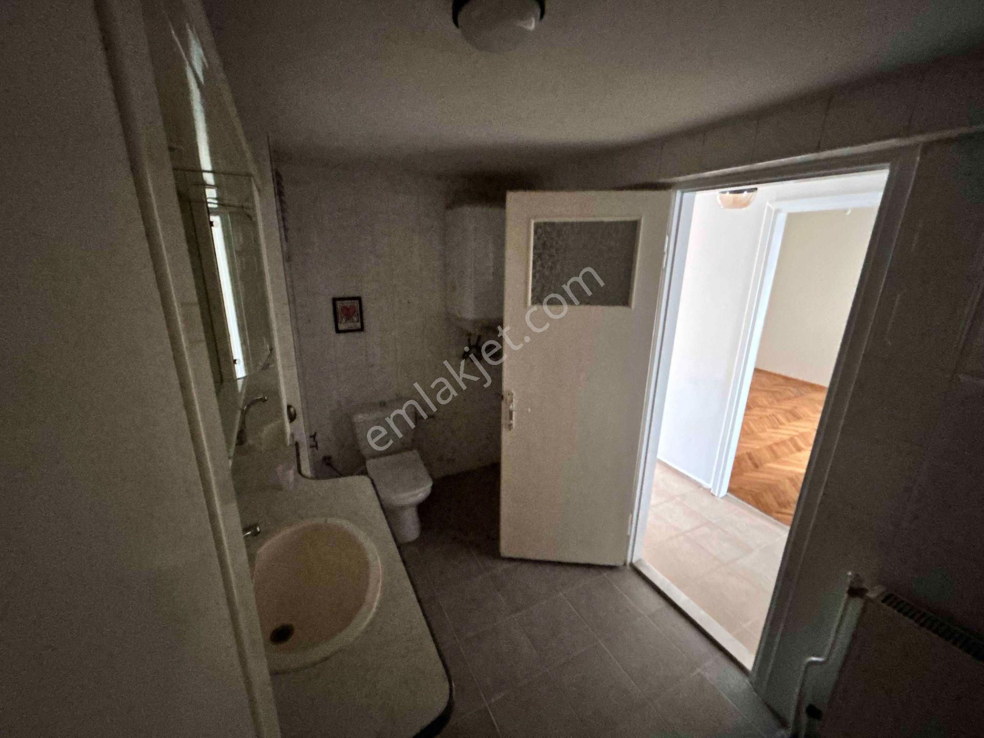 Karşıyaka Merkezde Asansörlü Arakat Çift Banyolu Kiralık Daire - Görsel 27